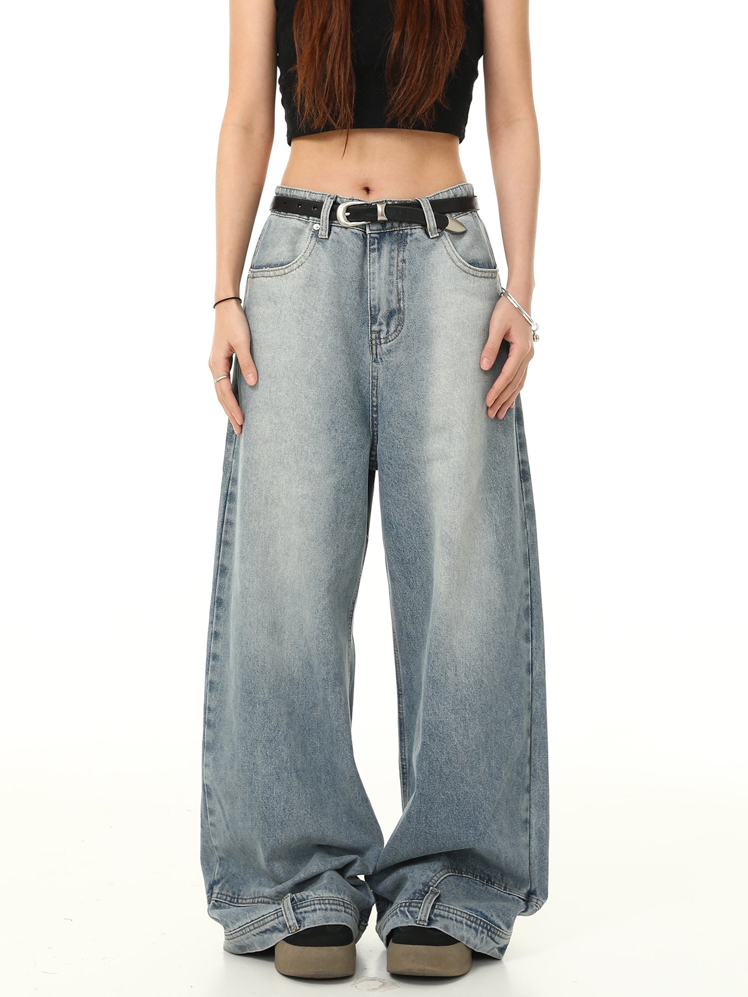 Y2K wide-leg baggy jeans with a relaxed streetwear fit