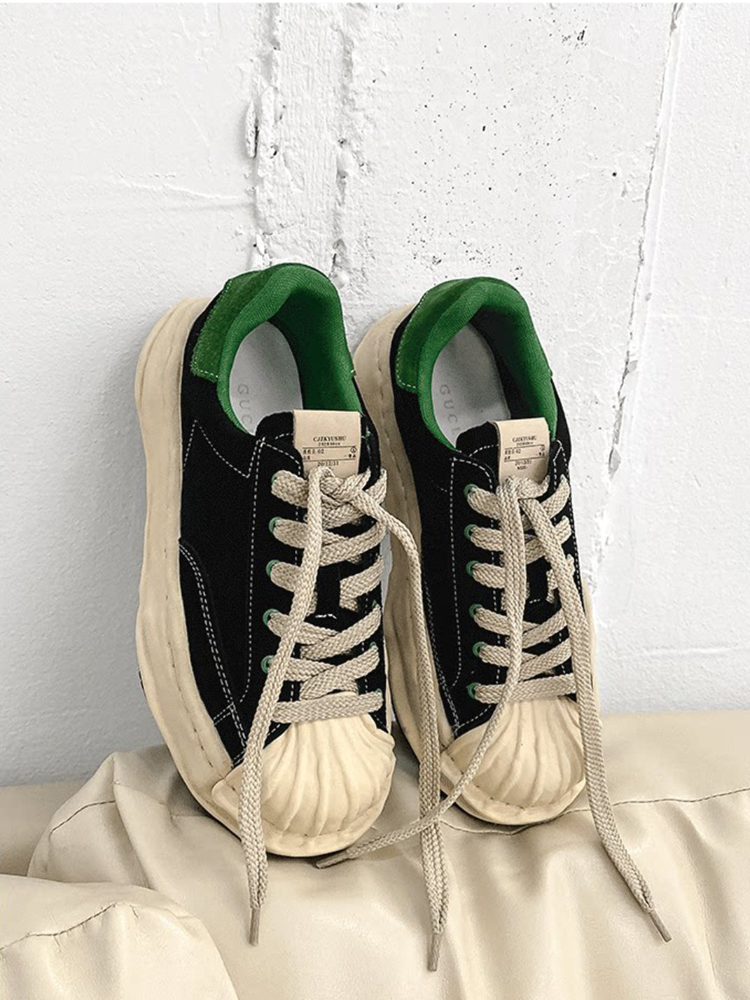 Black & Green Wavy Sole Shell-Toe Sneakers
