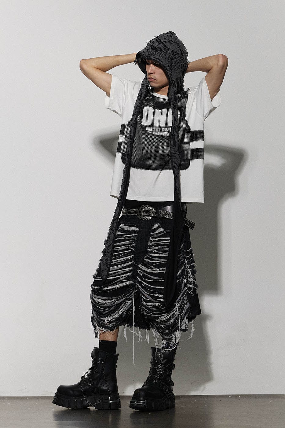 스켈레톤 리핑 데님 반바지