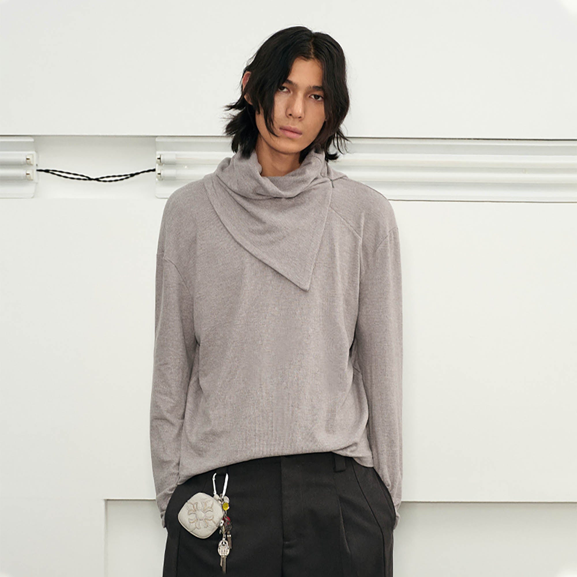 Sudadera asimétrica de cuello de cuello