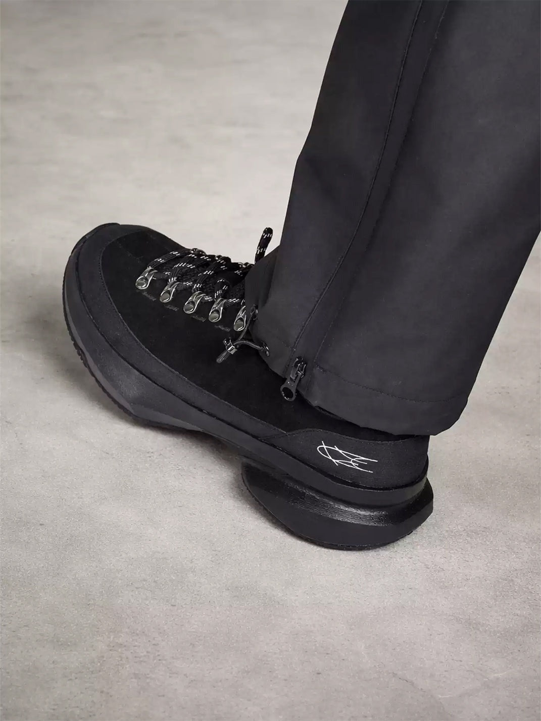 Elevated Wear Resistant All Black Samurai Casual Sneakers image 4