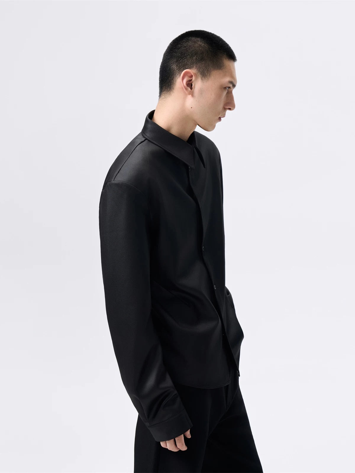 Detachable Shoulder-Pad Glossy Cropped Shirt Black side view