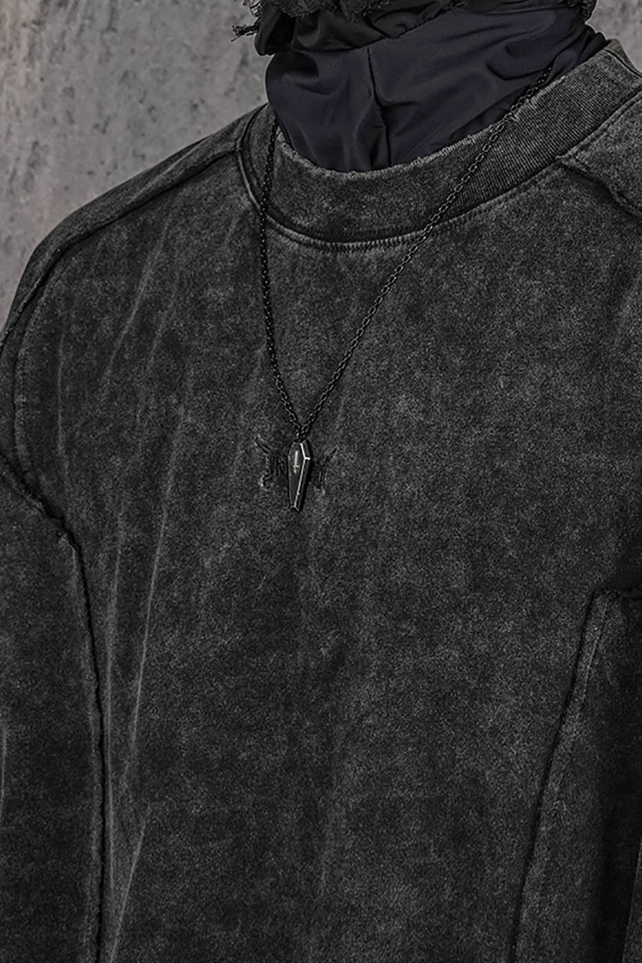 Camiseta negra estructurada lavada
