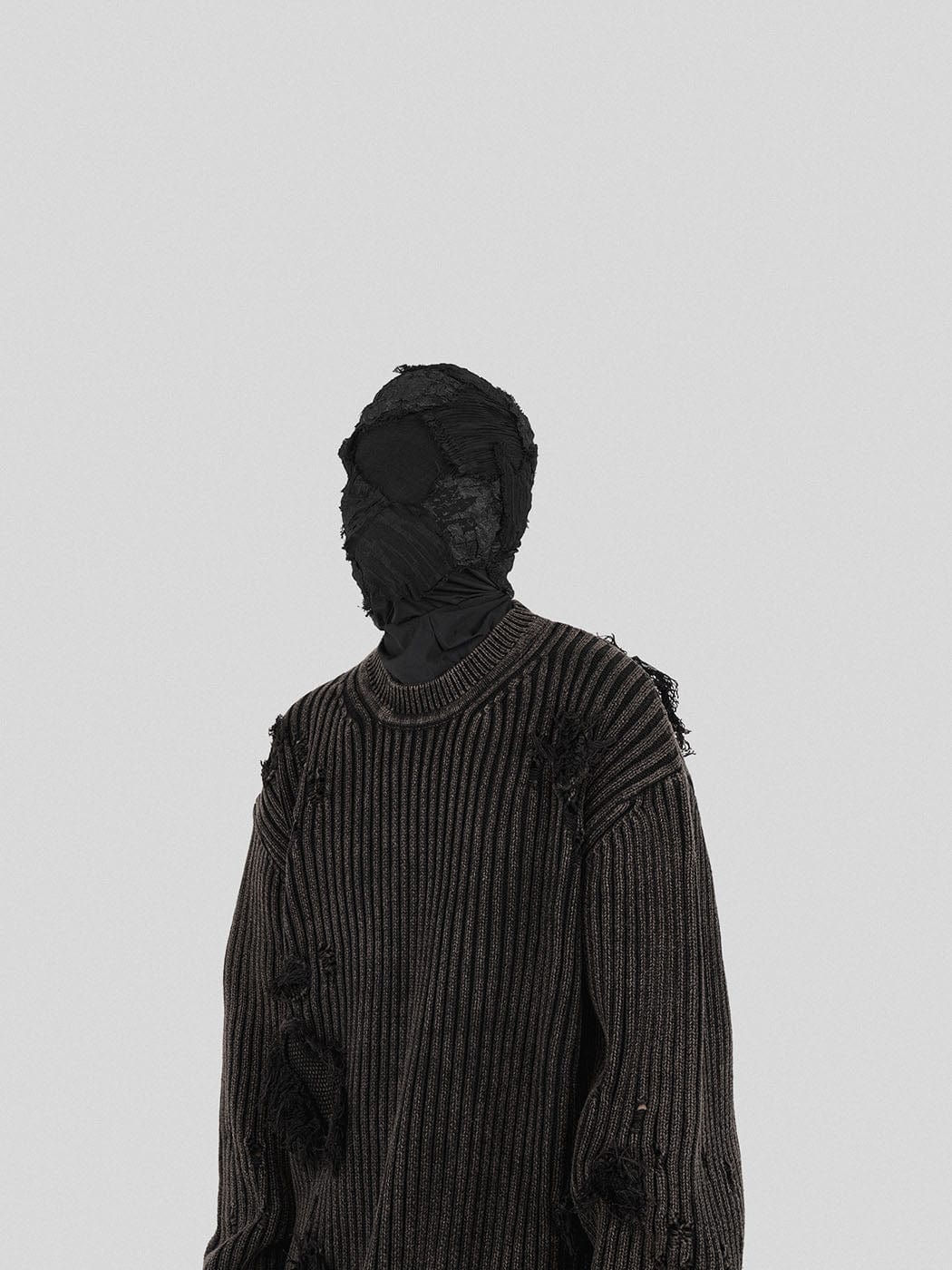 디스트레스드 리브 스웨터