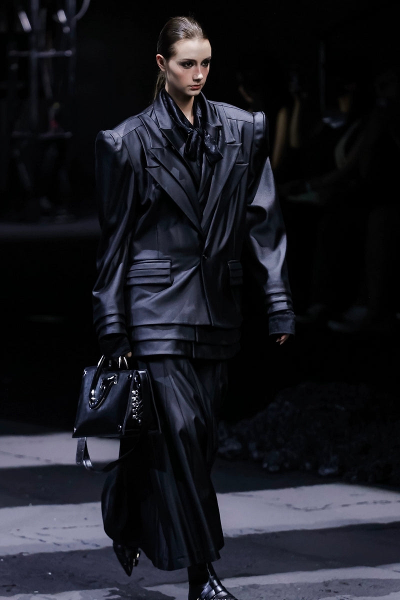 Avant-Garde Metal Handle Shoulder Bag - Sleek Black Designer Tote