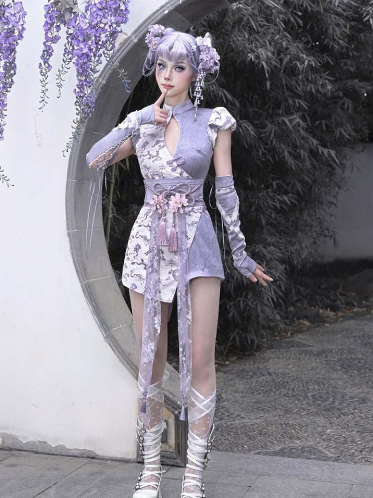 Dragon Cheongsam -Kleid und Quastengürtel