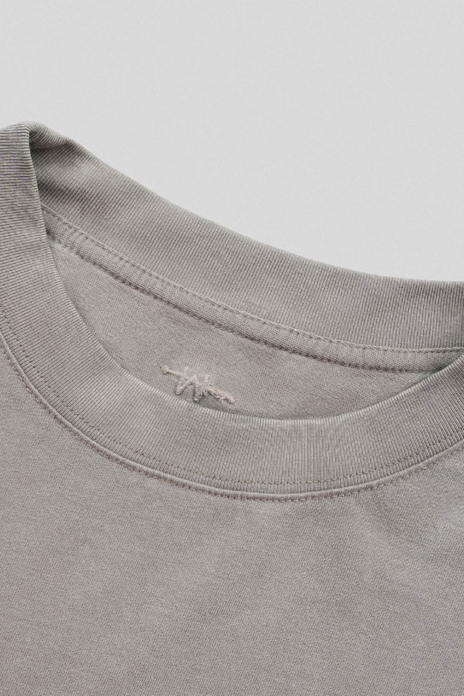 Camiseta del ejército de gran tamaño gris de piedra