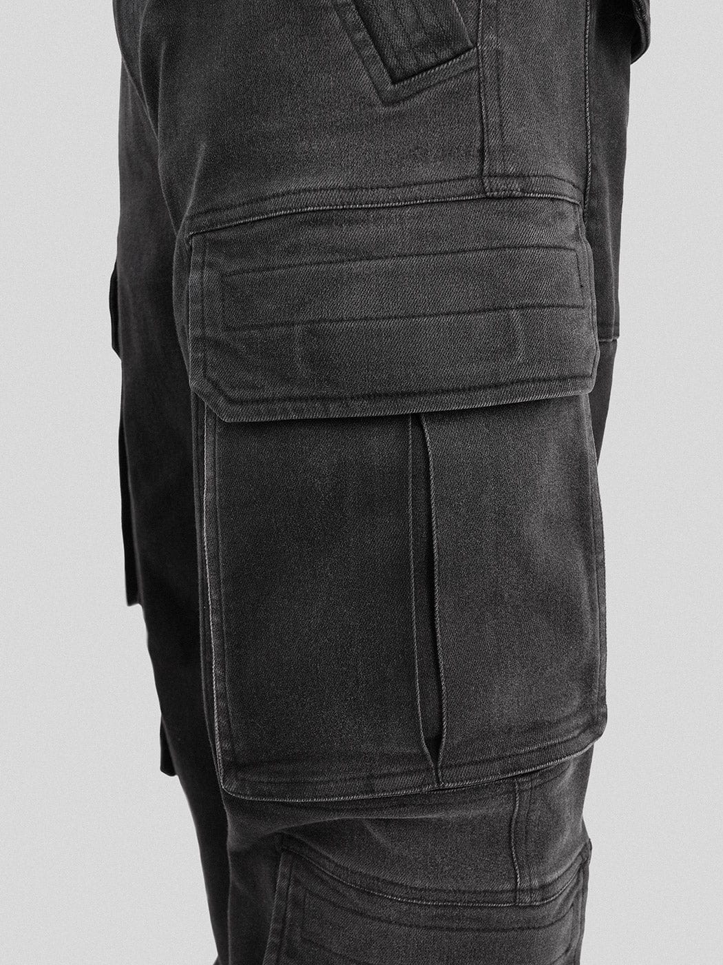 Jeans de carga negra gradiente de bolsillos múltiples