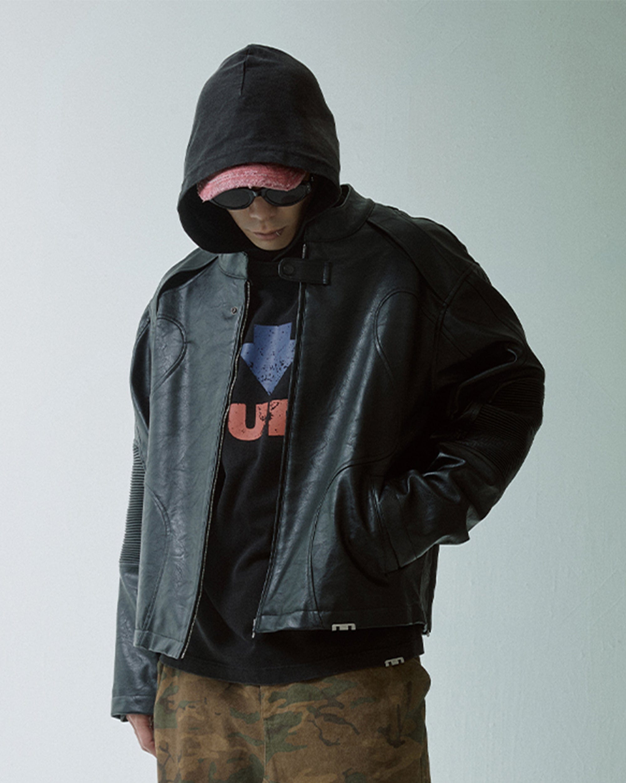 Lederjacke im Motorradstil