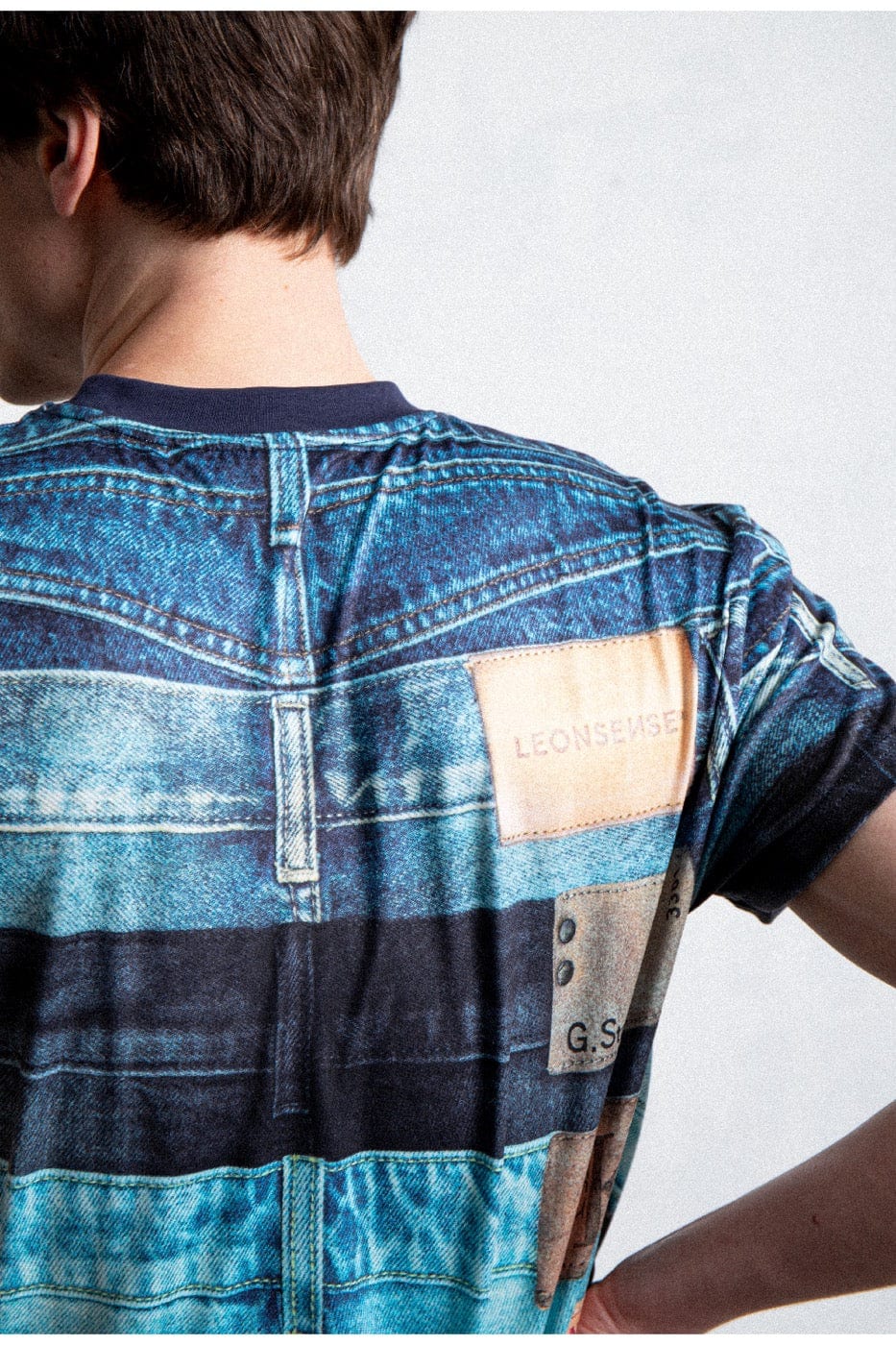 T-shirt imprimé de la taille en denim