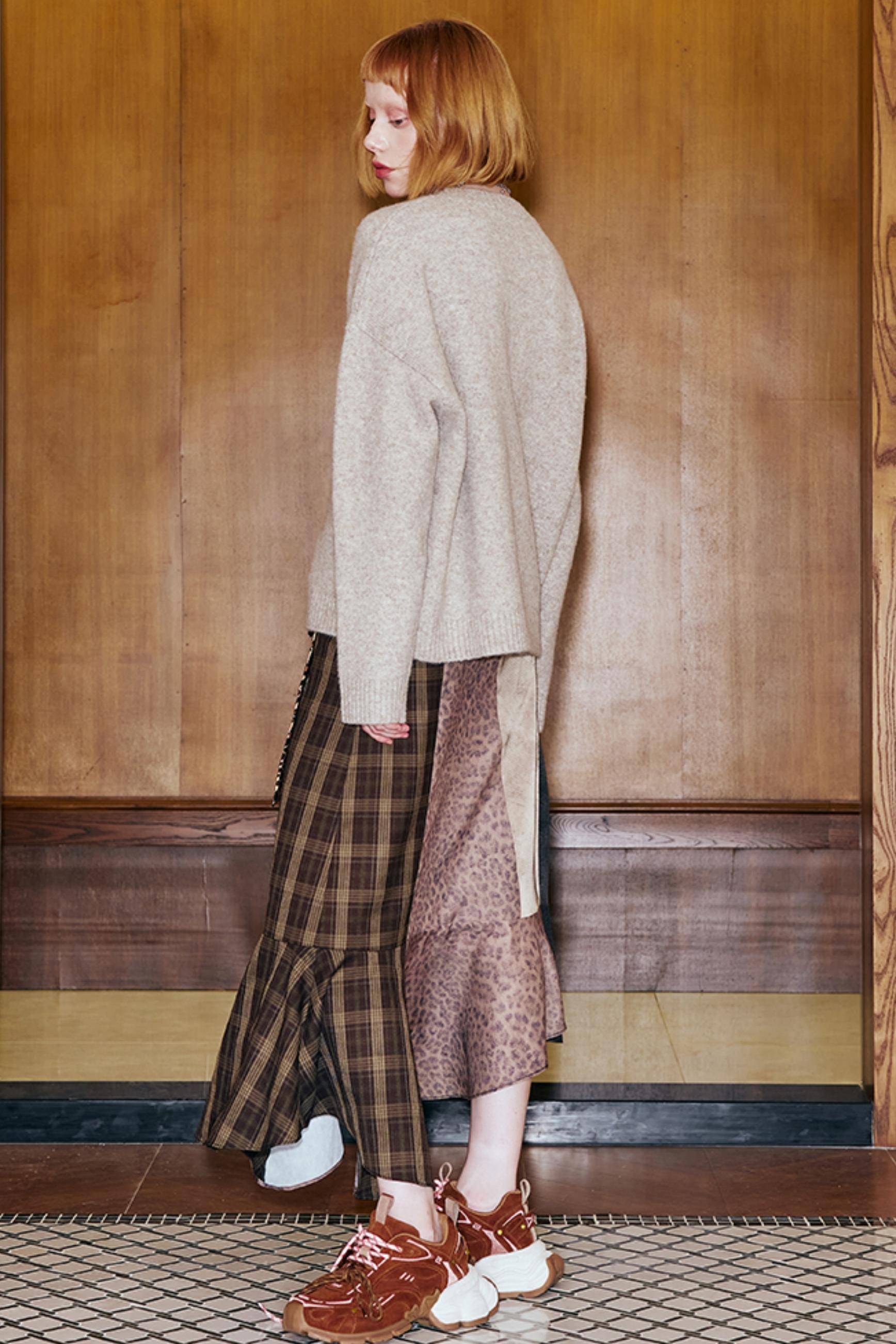 패치워크 데님 레오파드 미디 스커트