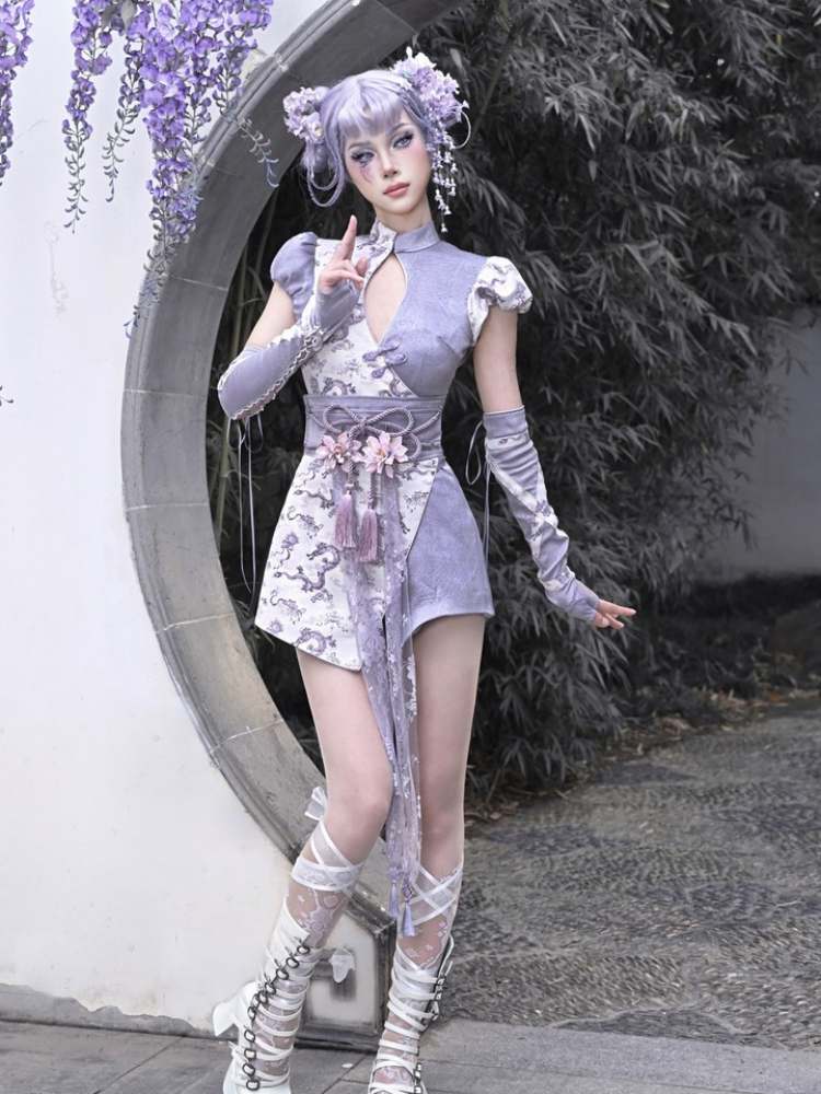 Dragon Cheongsam -Kleid und Quastengürtel