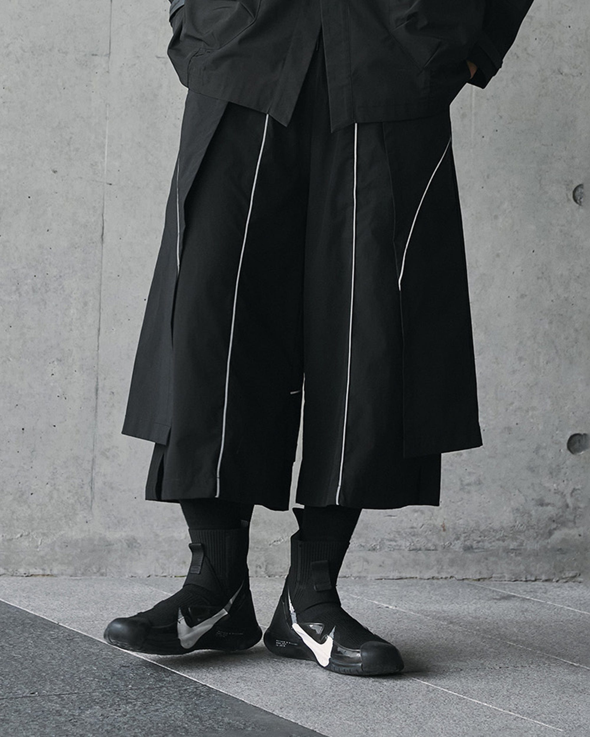 Pantalon de piste en couches larges