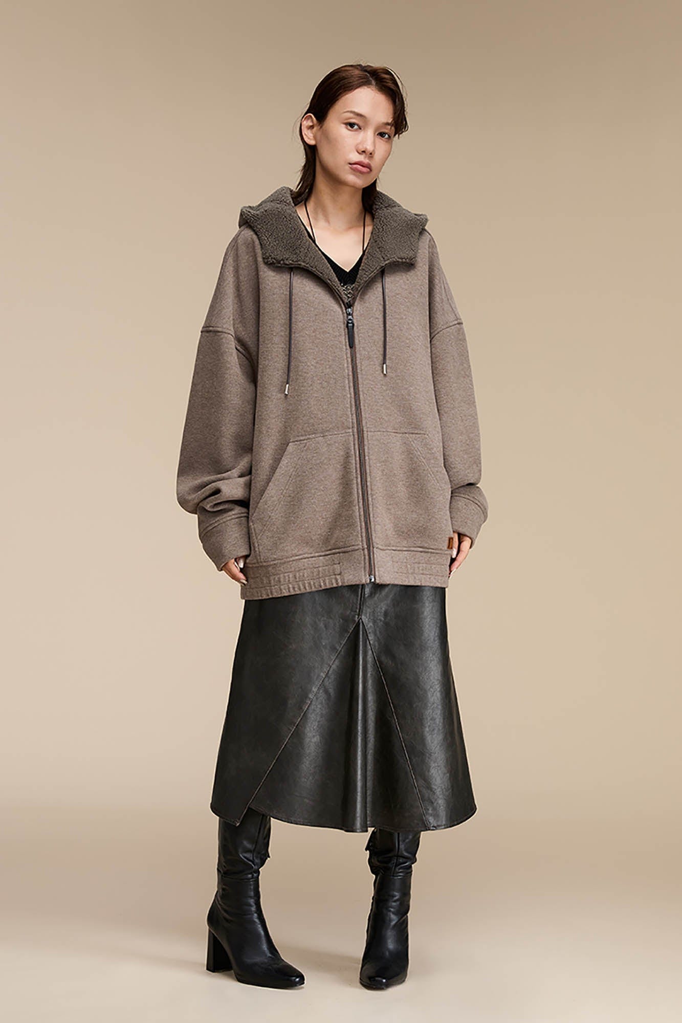 Chaqueta con capucha con cremallera forrada de Sherpa