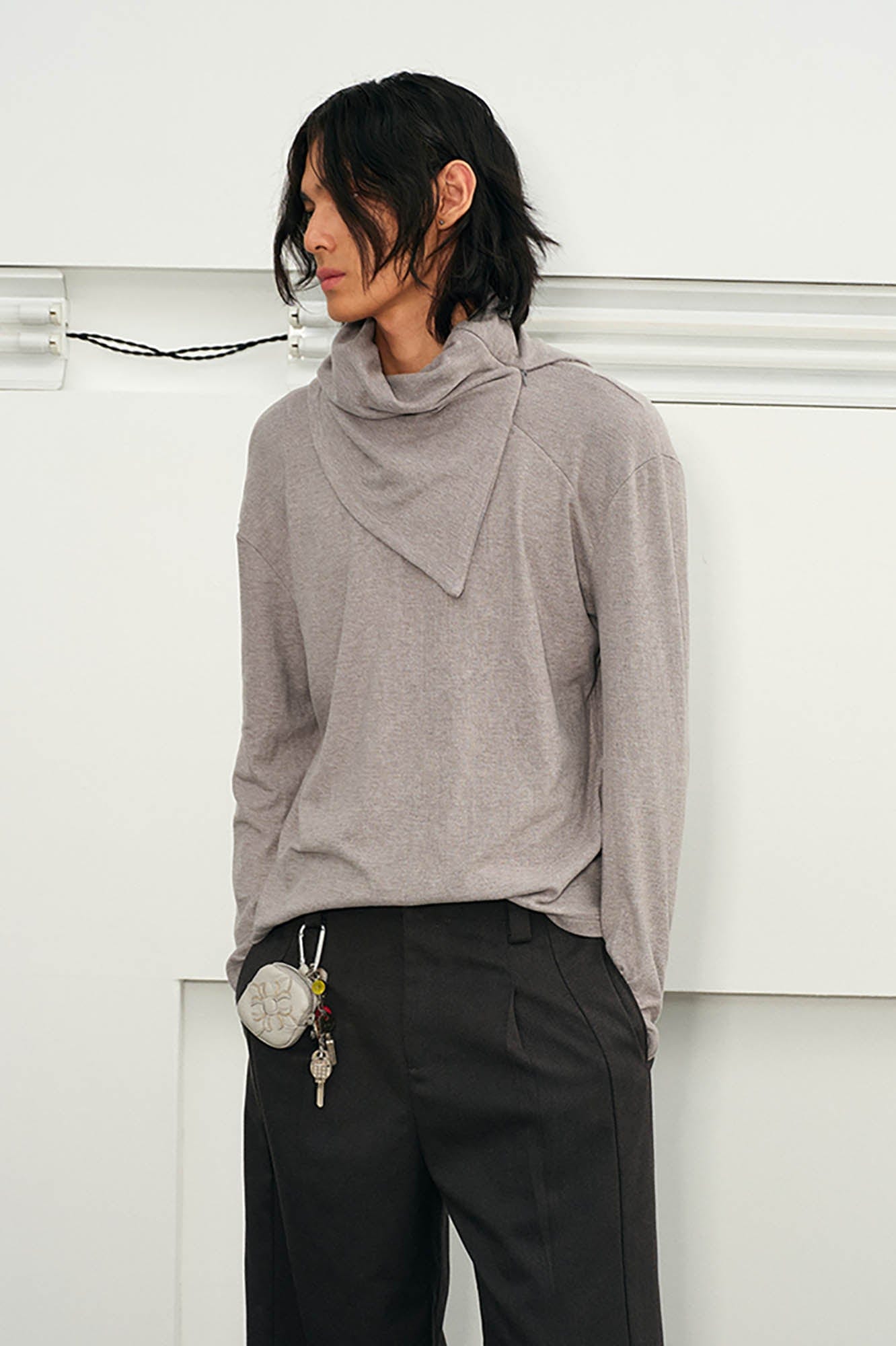 Sudadera asimétrica de cuello de cuello
