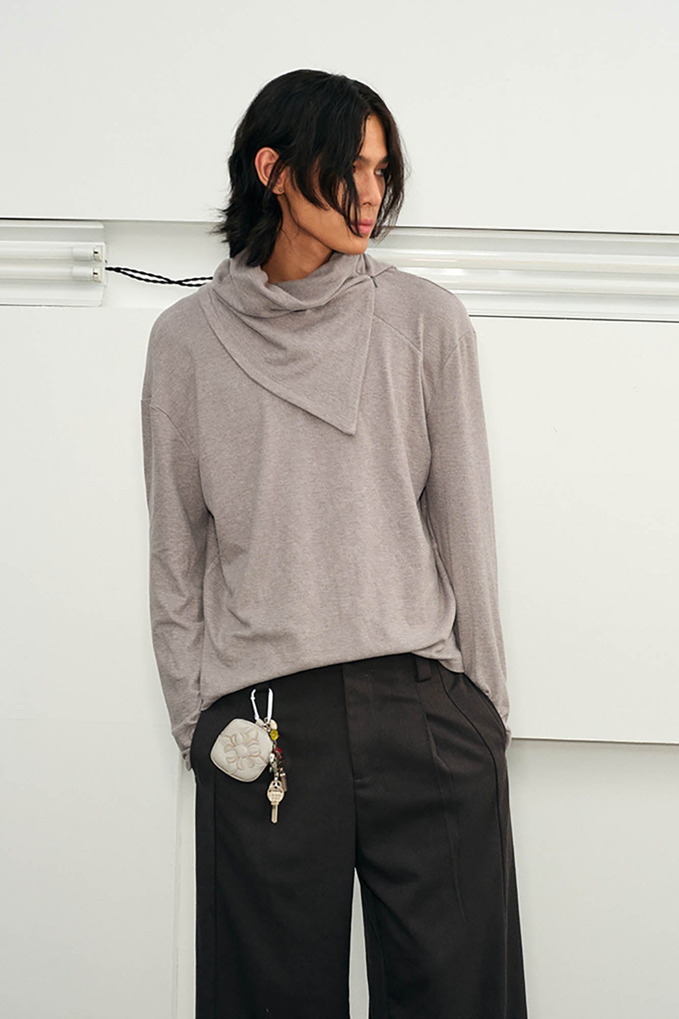 Sudadera asimétrica de cuello de cuello