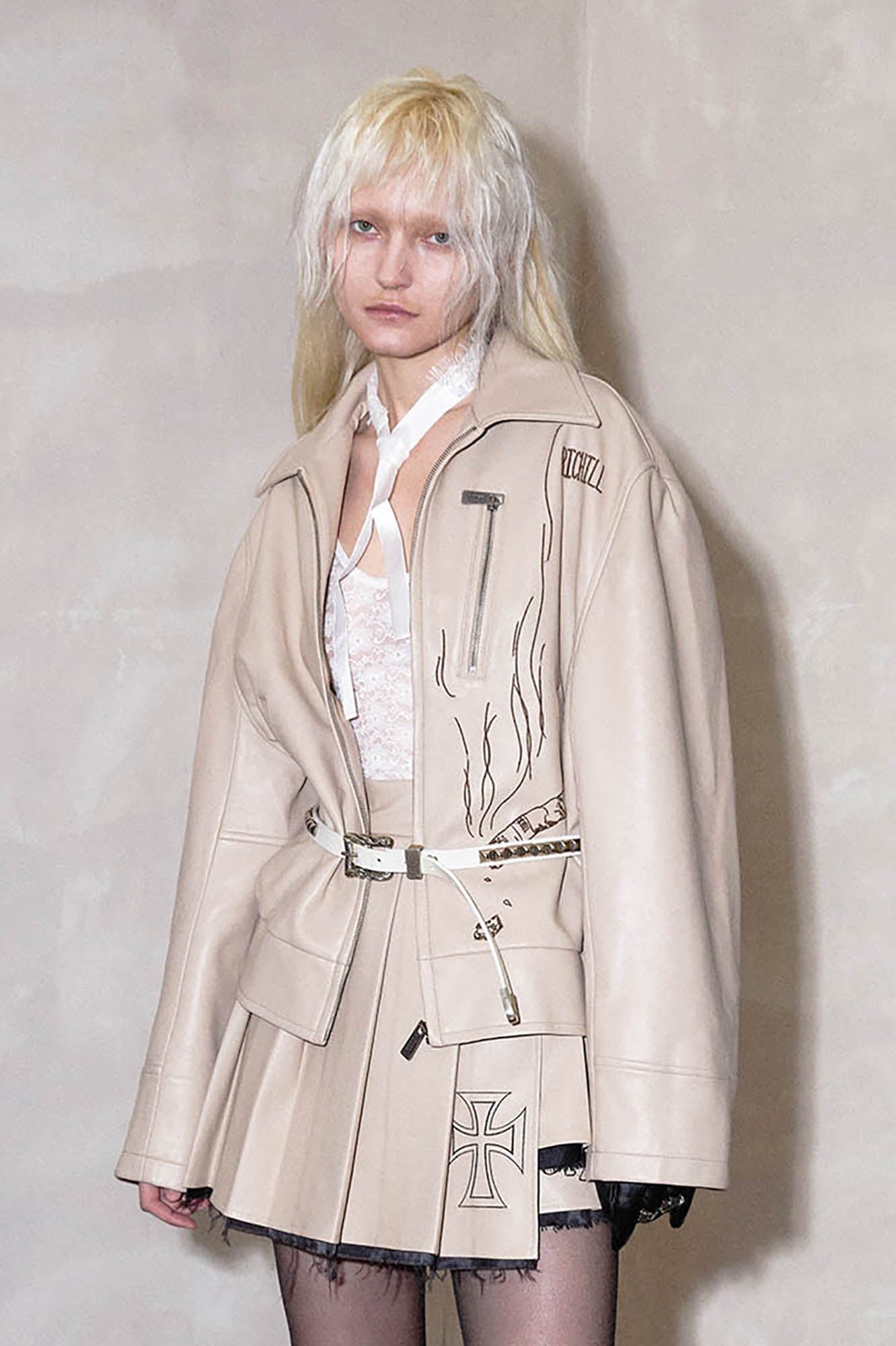 Veste de fumée en cuir crème