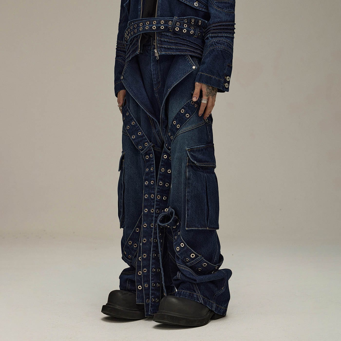 GROMMET-STRAP-LADE JEANS