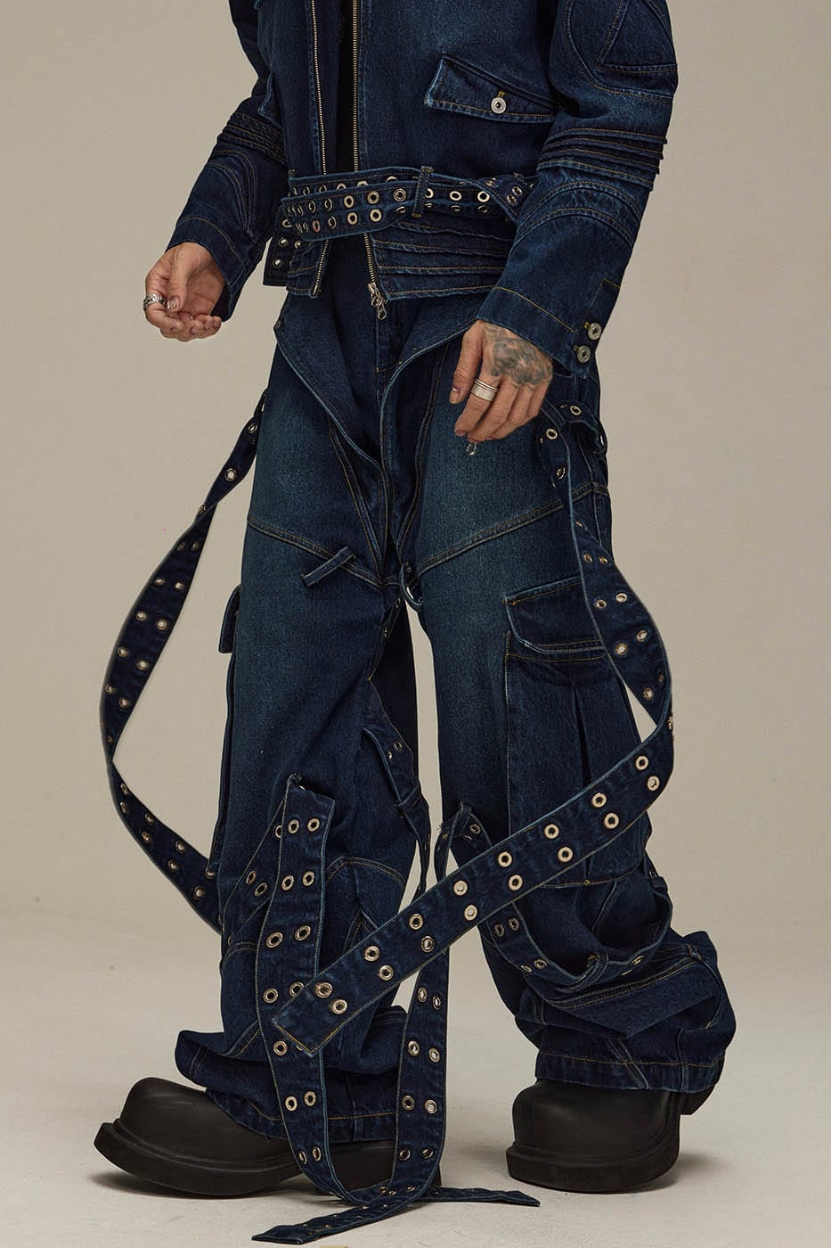GROMMET-STRAP-LADE JEANS