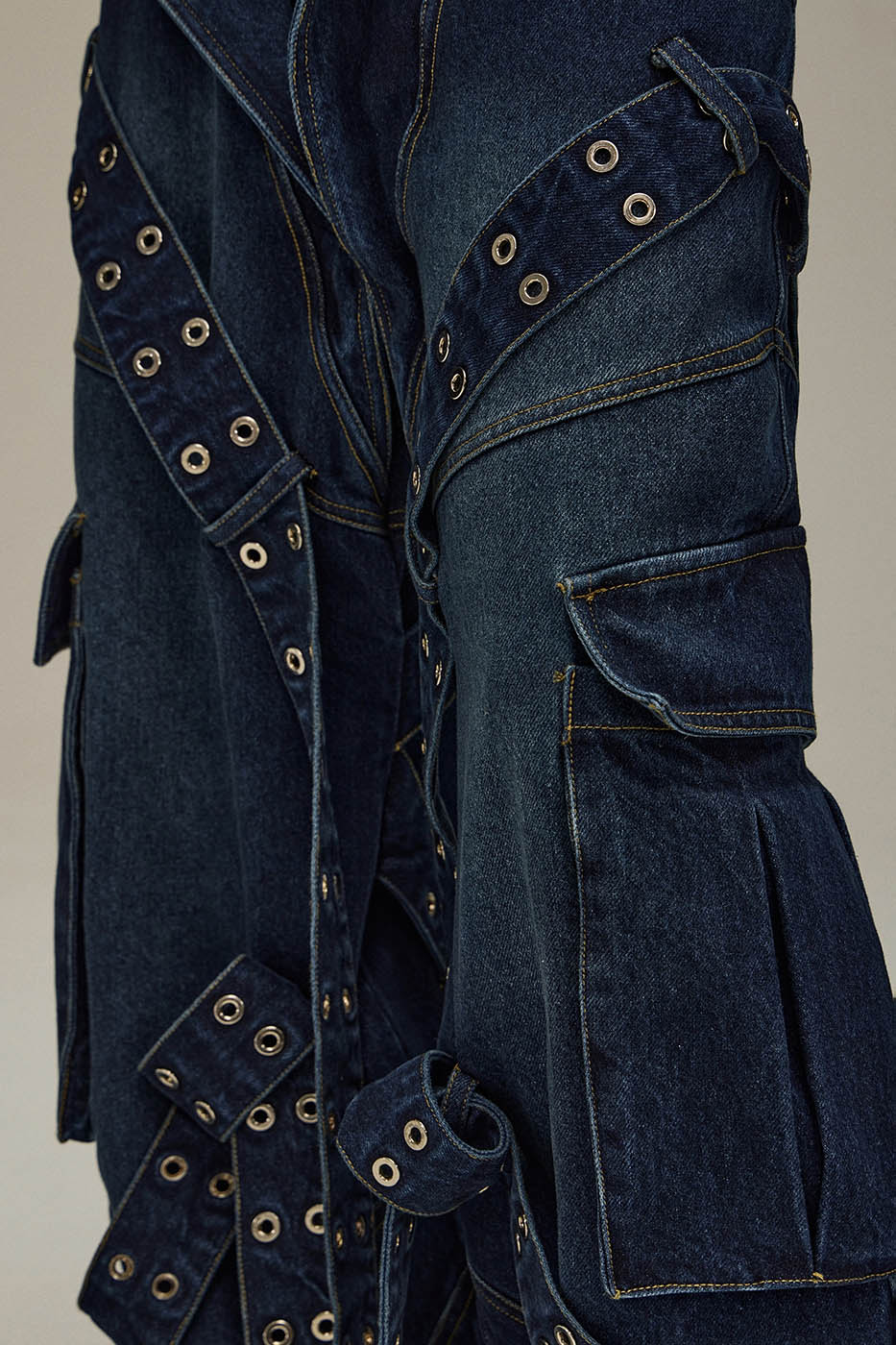 GROMMET-STRAP-LADE JEANS