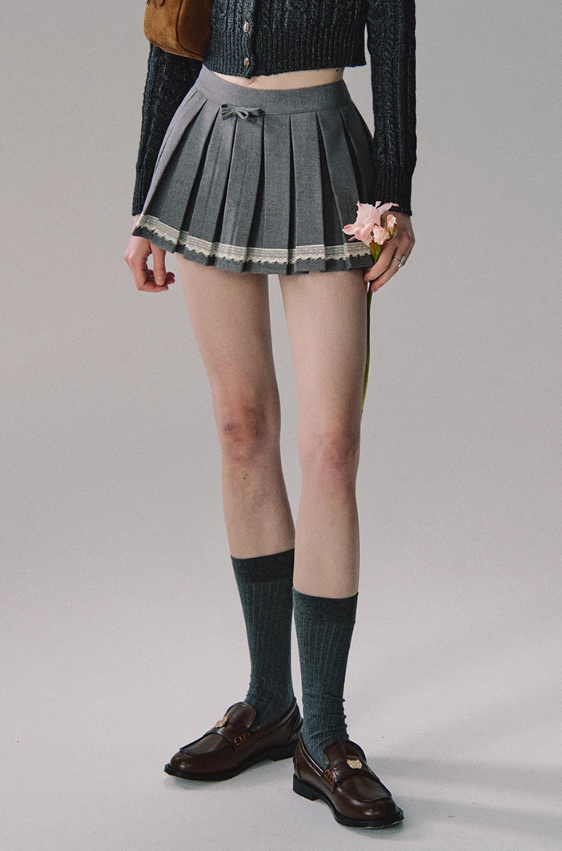 Jupe plissée en dentelle