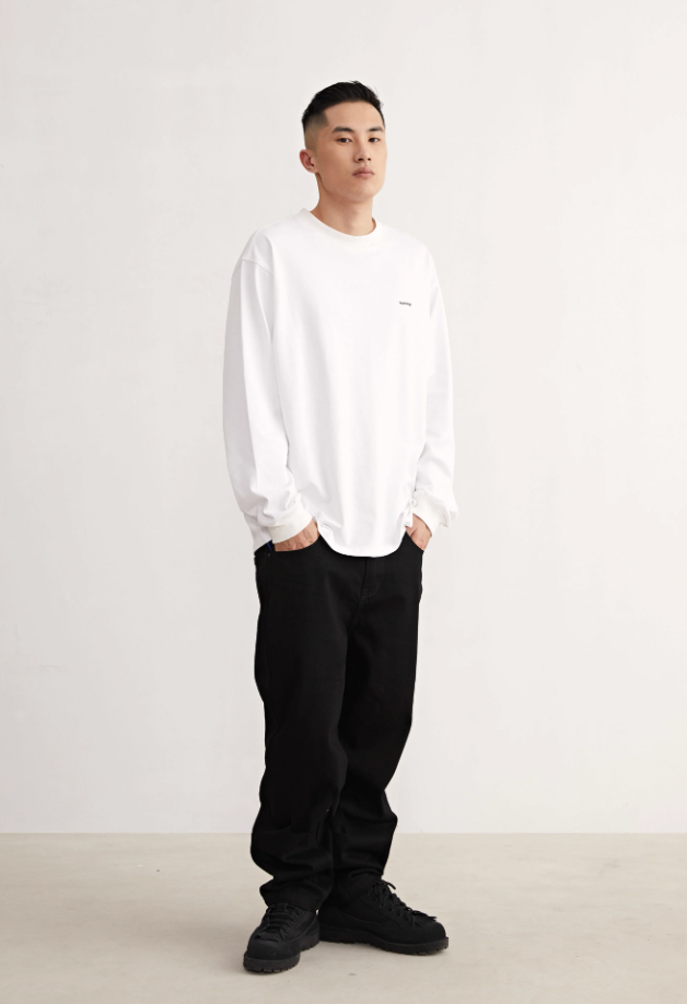 Minimalist Basic Small Logo Long Sleeved Tee - chiclara