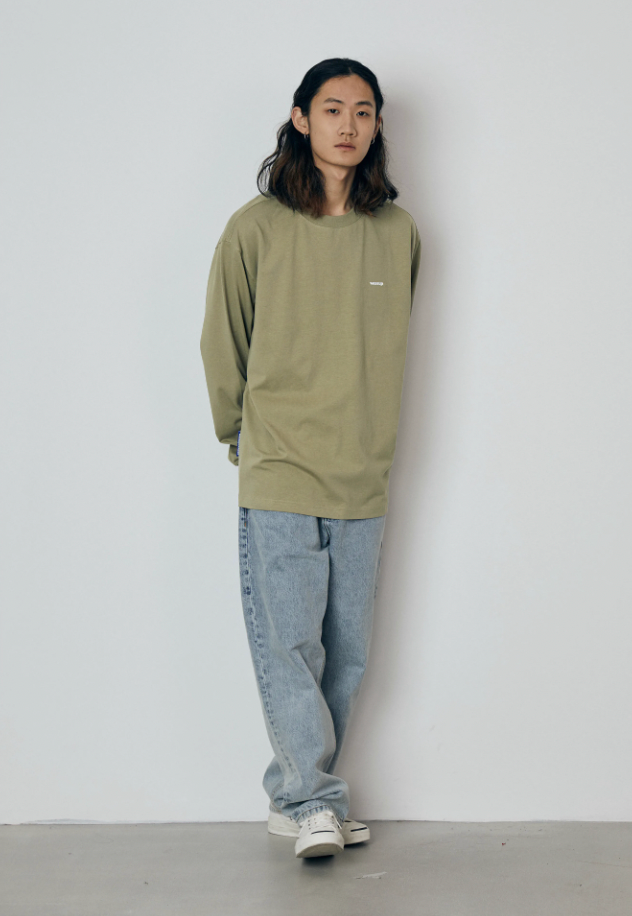Minimalist Basic Small Logo Long Sleeved Tee - chiclara
