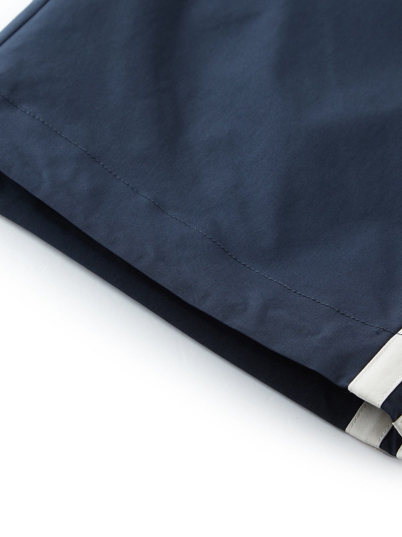 Pantalones atléticos a rayas laterales