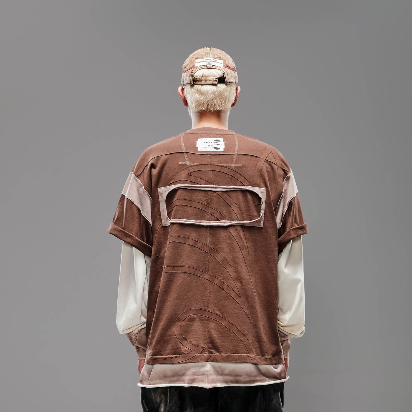 T-shirt de patch en couches