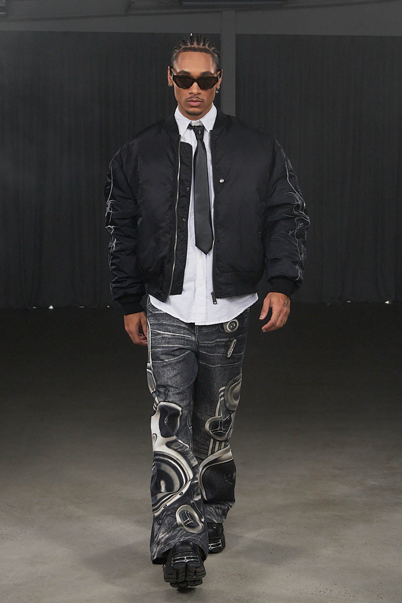 오디오 테크 청바지