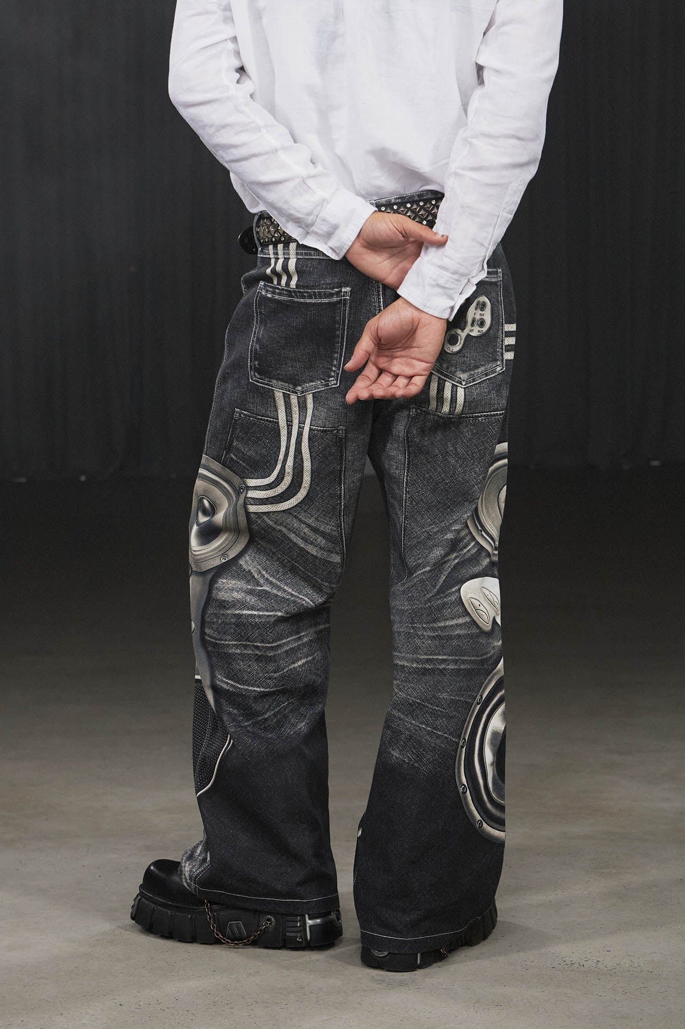 오디오 테크 청바지