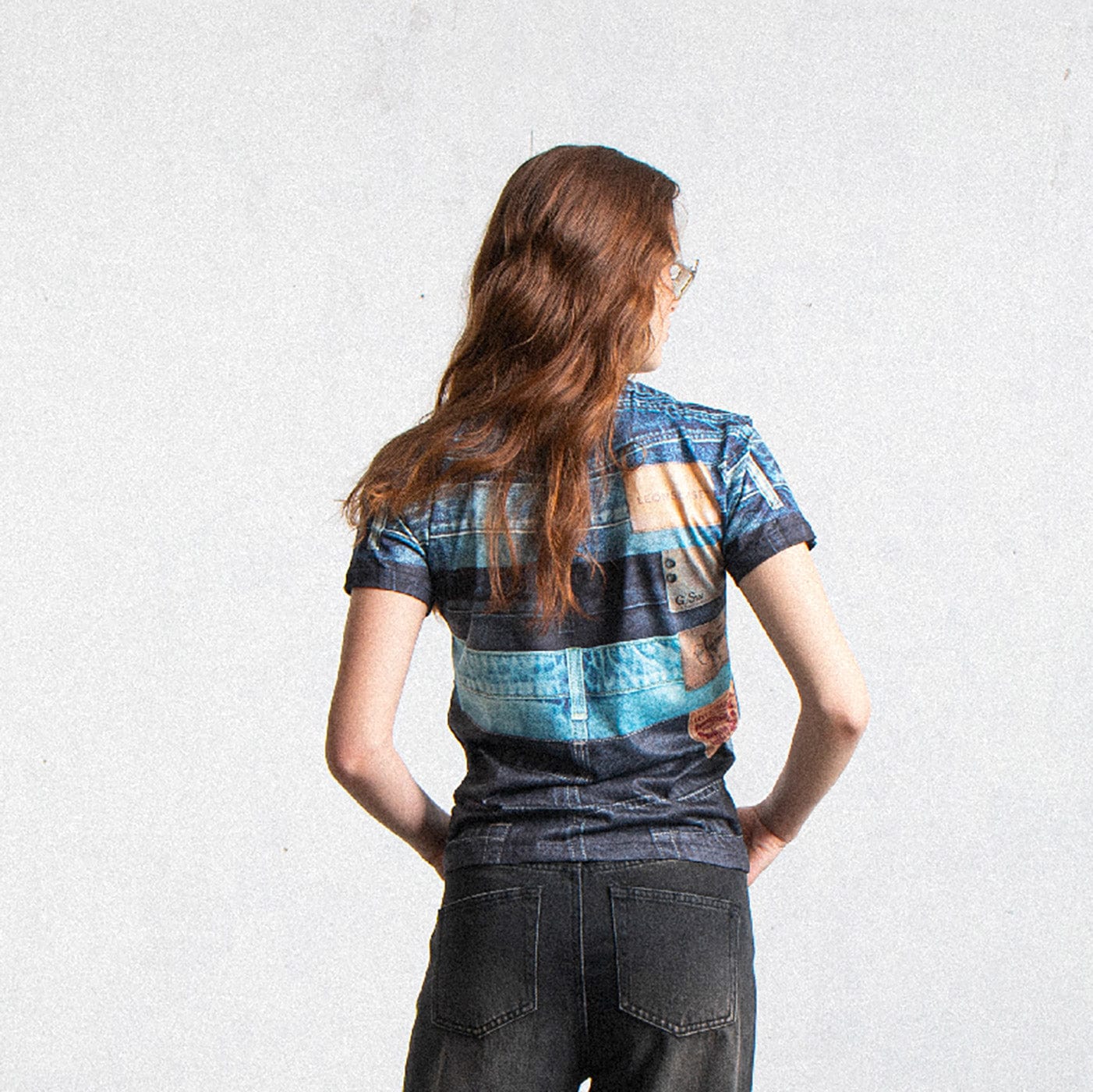 T-shirt imprimé de la taille en denim