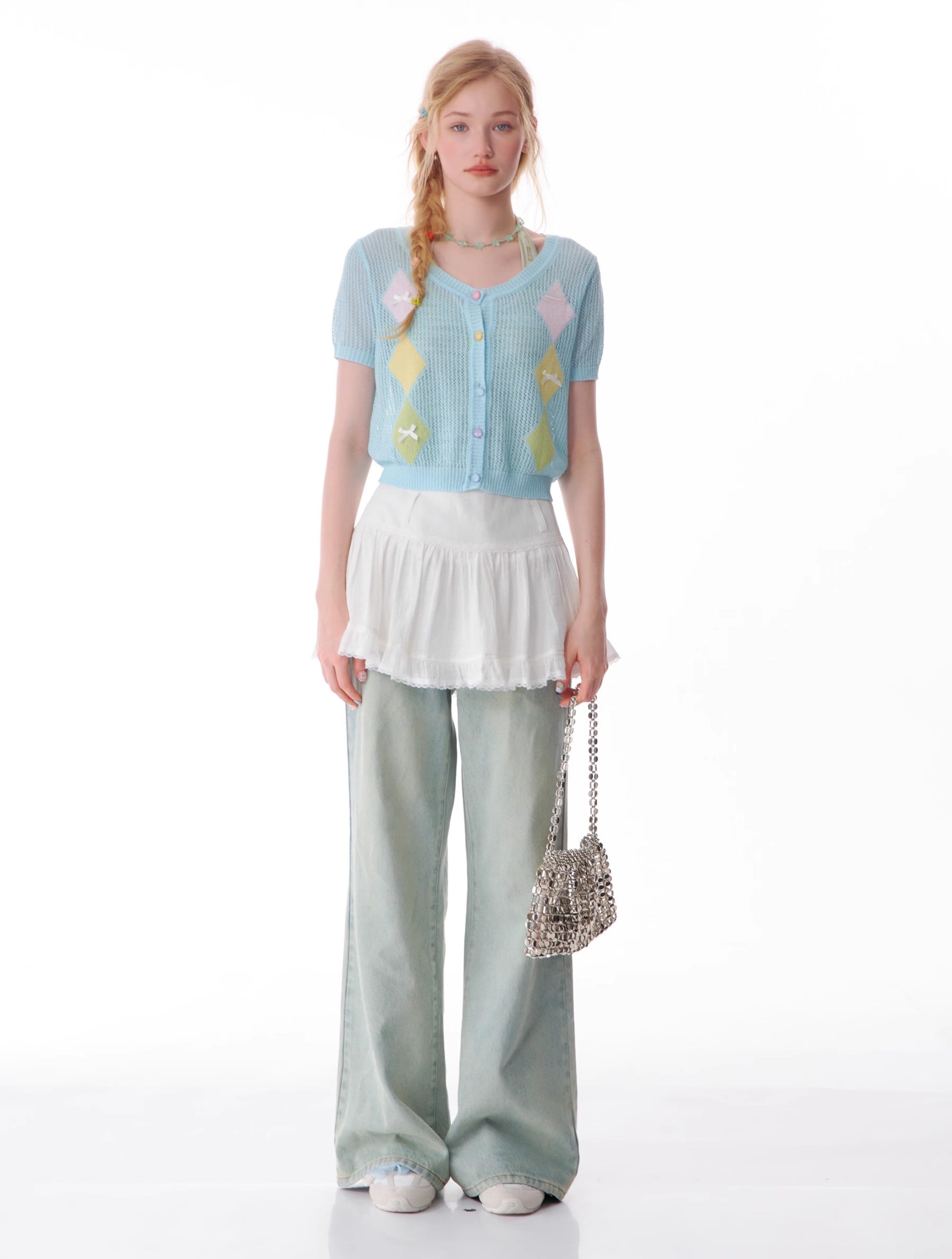 Jeans de pierna ancha con luz inclinada