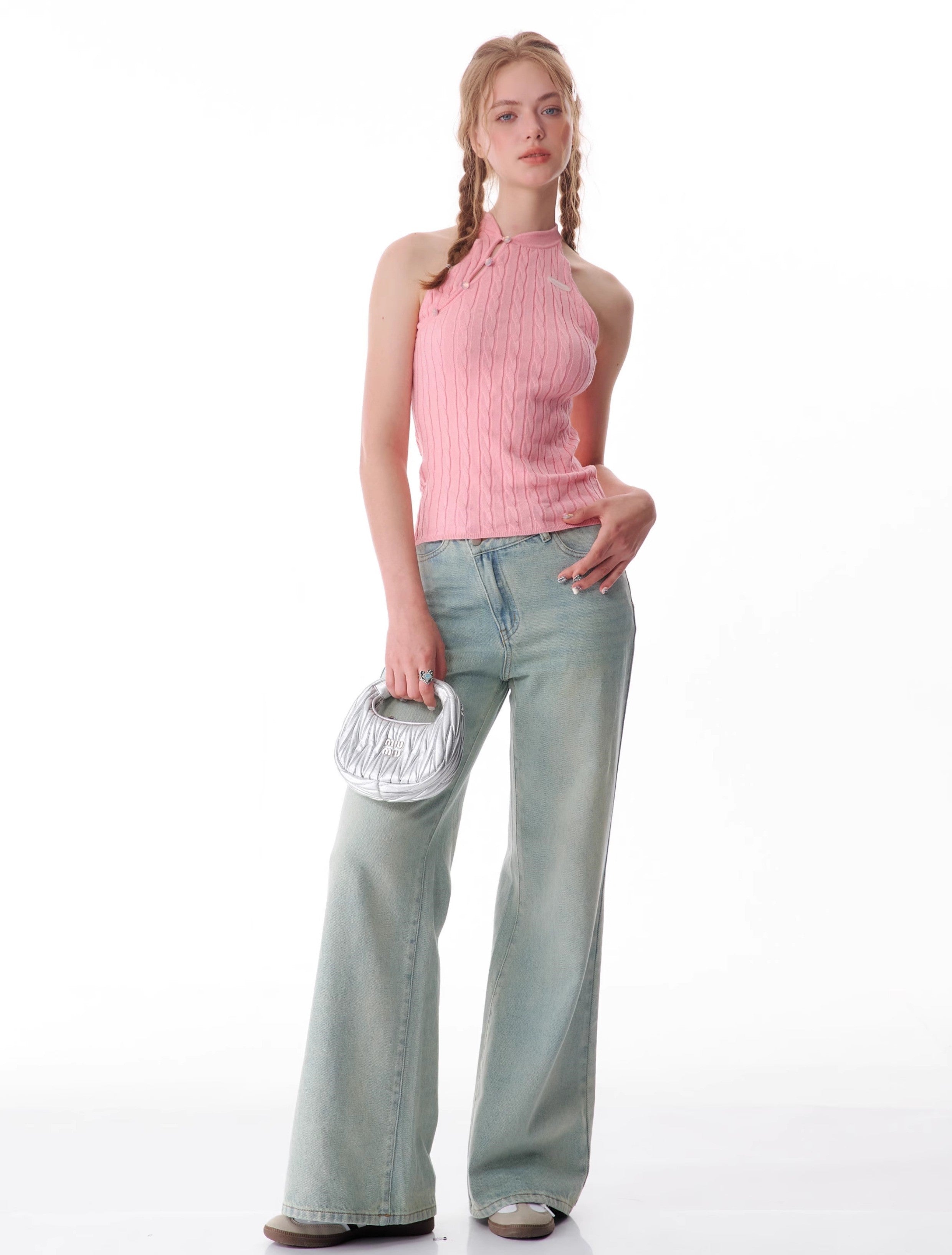 Jeans de pierna ancha con luz inclinada