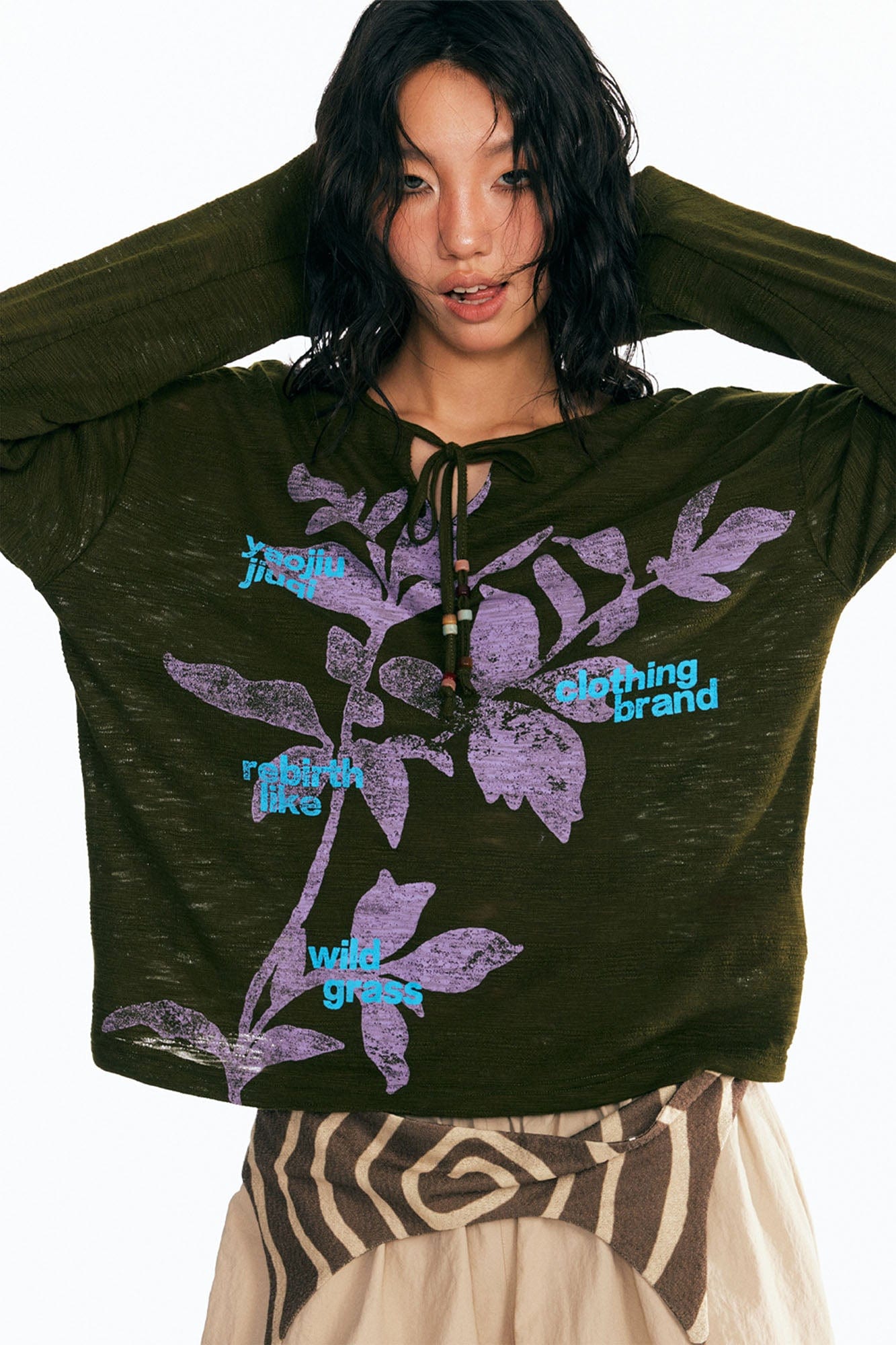 Graphic Sesame Leaves Drawstring Neck Long Sleeve Tee