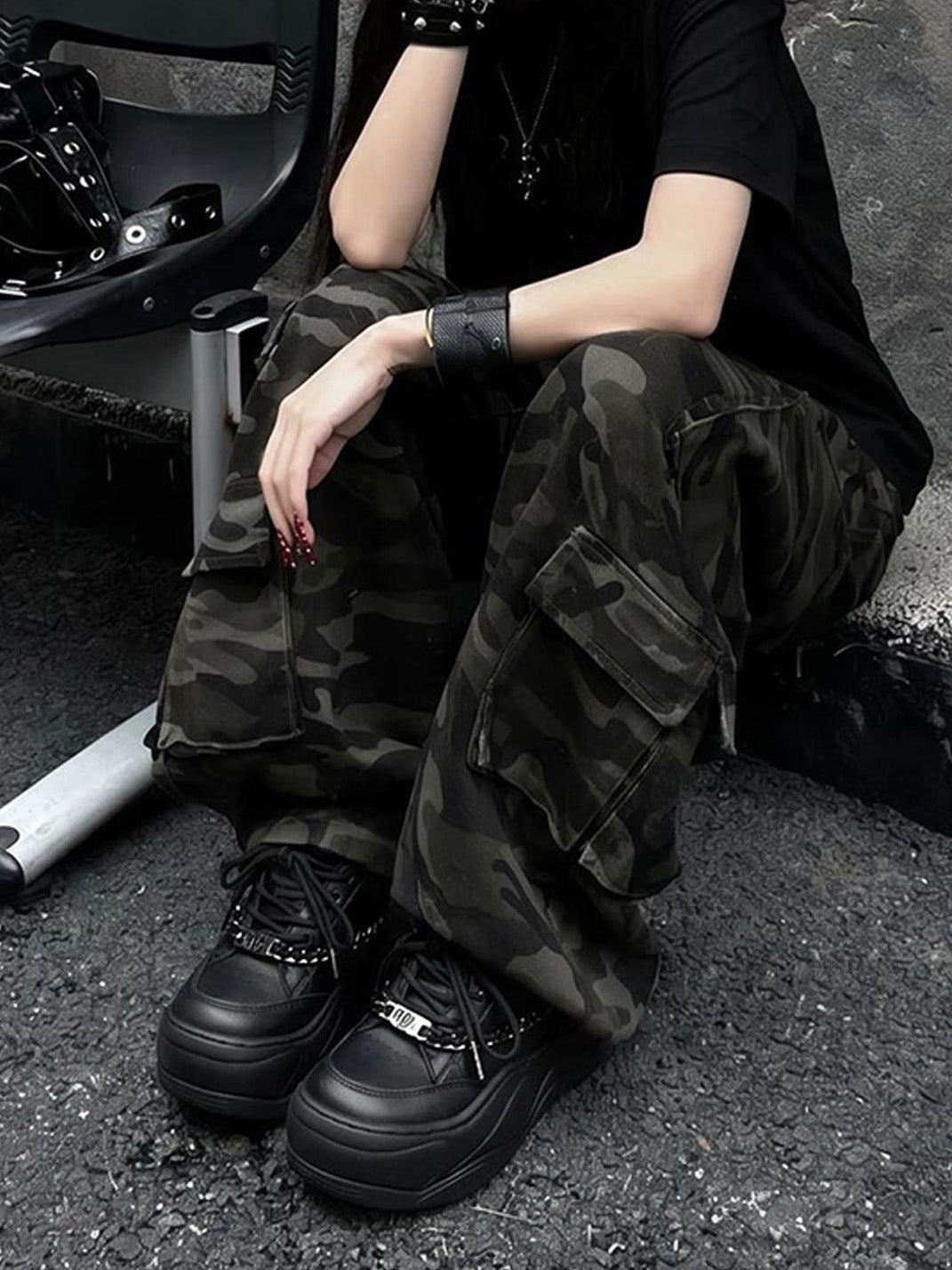 Black WiFi 2.0 Detachable Chain Chunky Sneakers