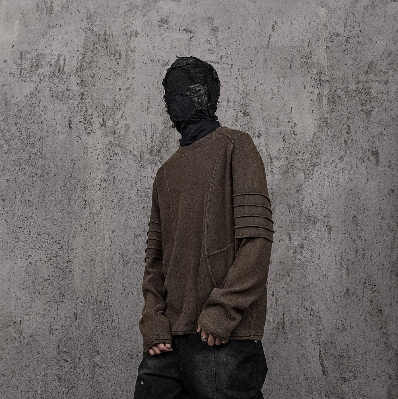 Sudadera con manga atada marrón