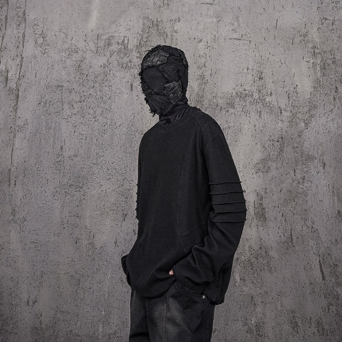 Sudadera con manga atada