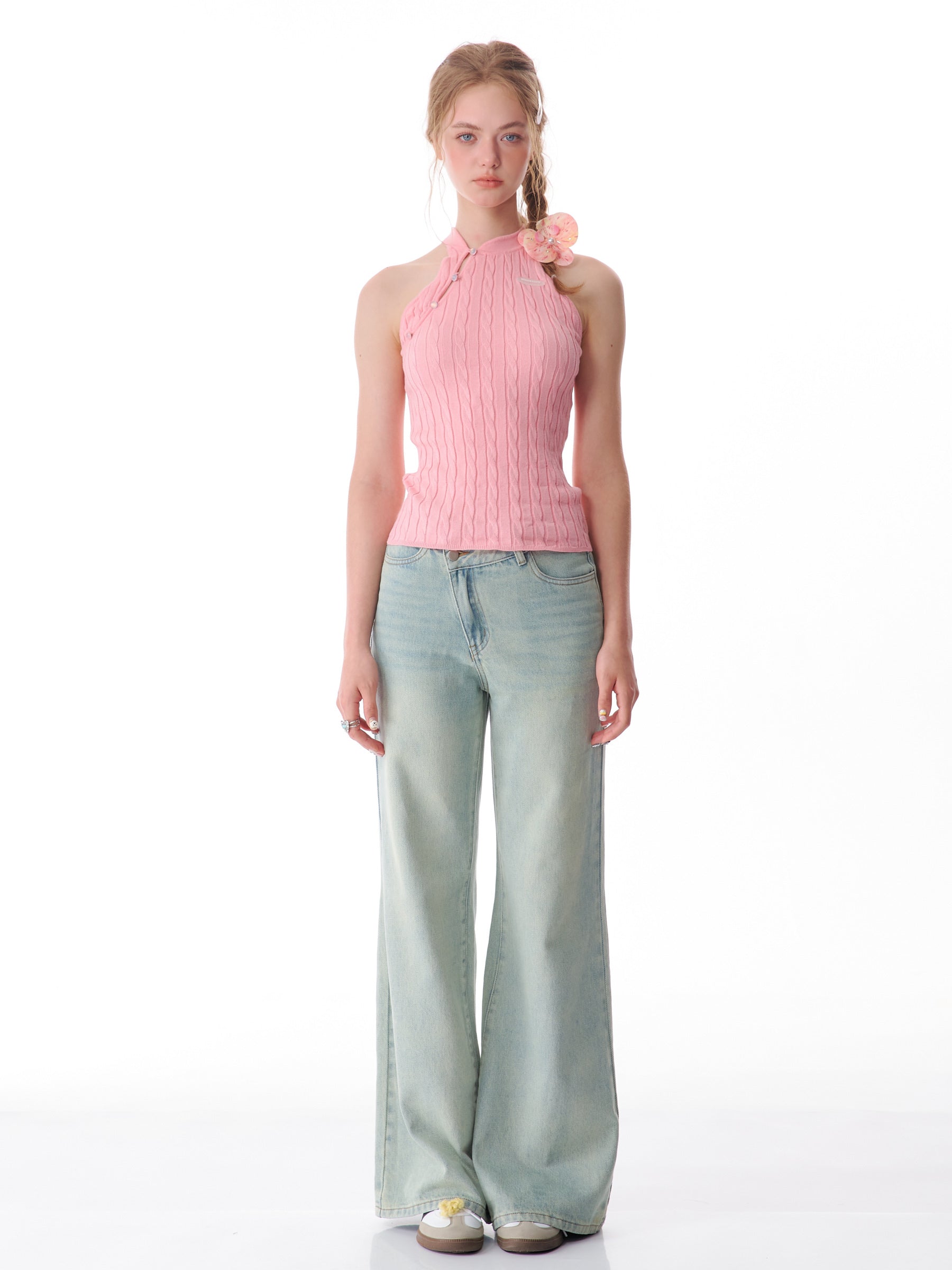 Jeans de pierna ancha con luz inclinada