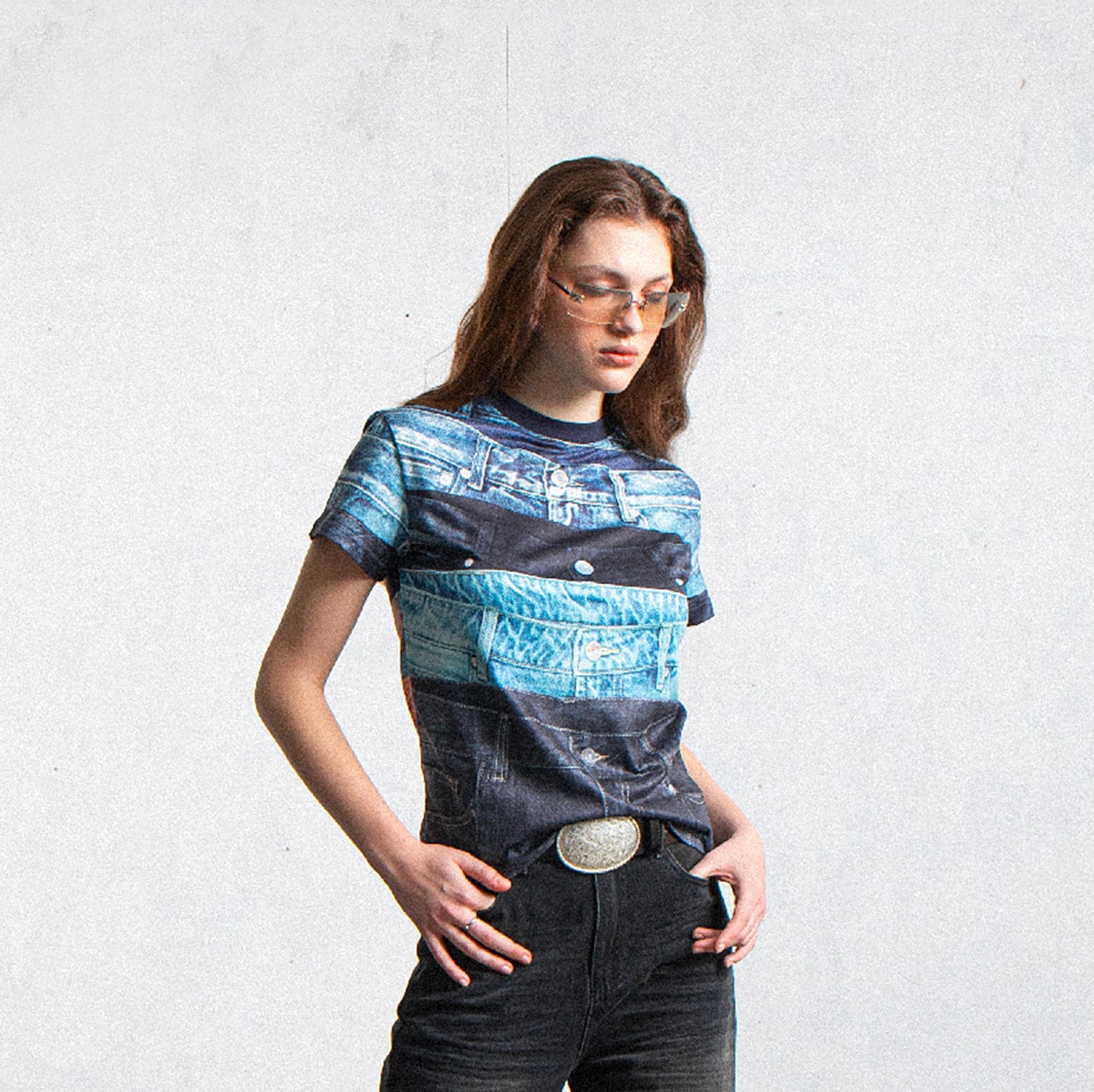 T-shirt imprimé de la taille en denim