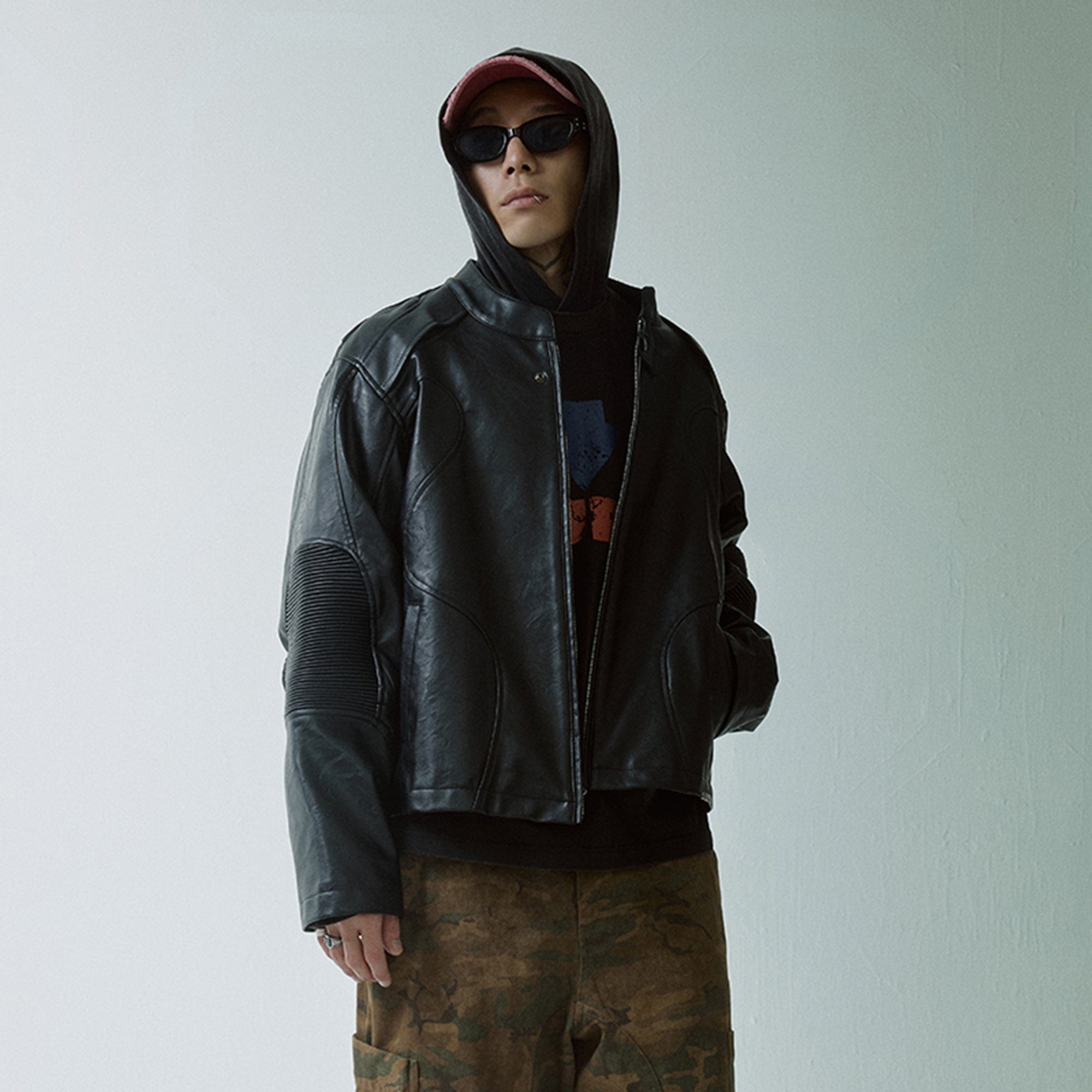 Lederjacke im Motorradstil