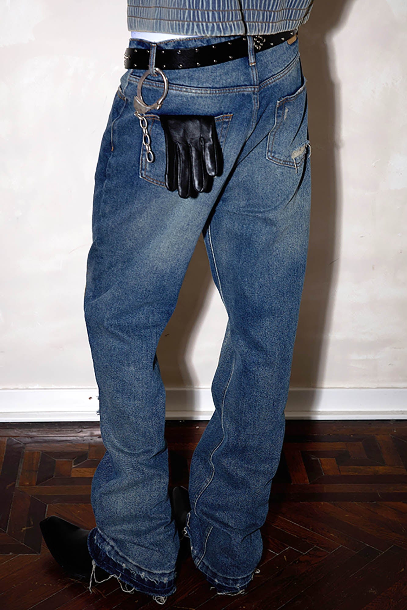 Jeans de brote de salpicadura de pintura angustiada