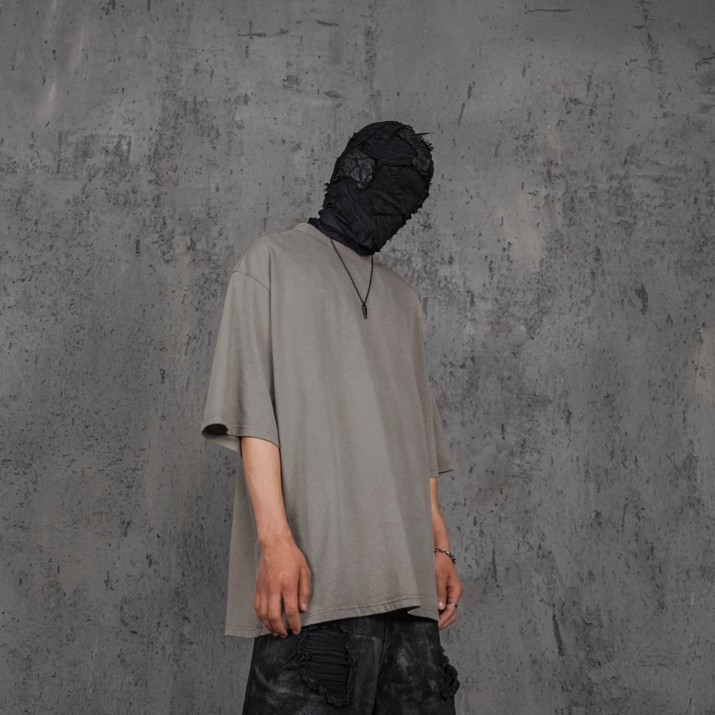 Camiseta del ejército de gran tamaño gris de piedra