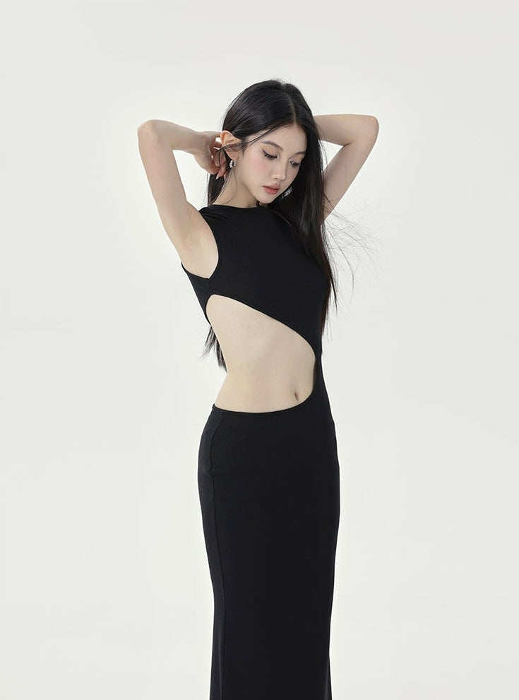 블랙 컷아웃 슬리브리스 맥시 드레스