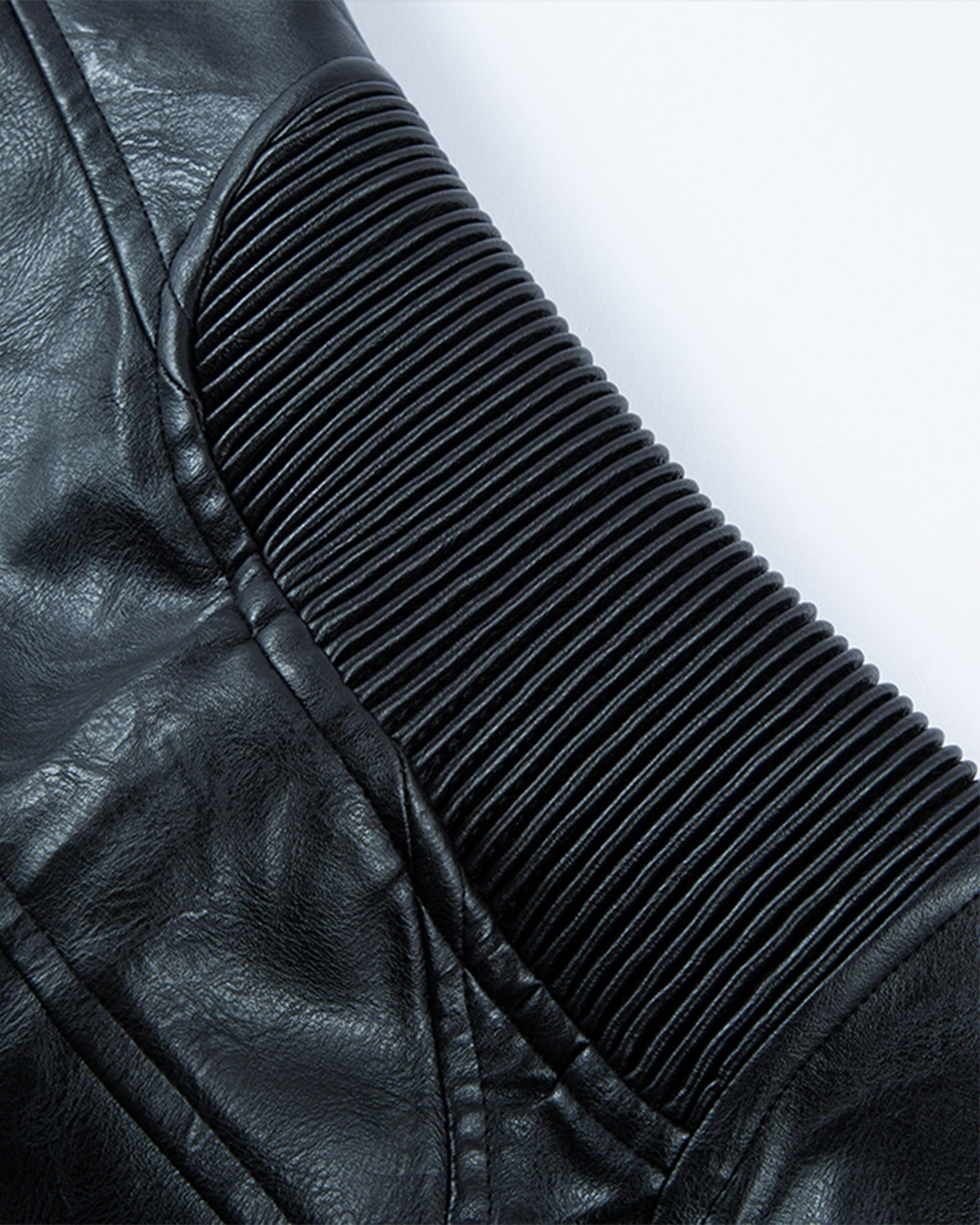 Lederjacke im Motorradstil
