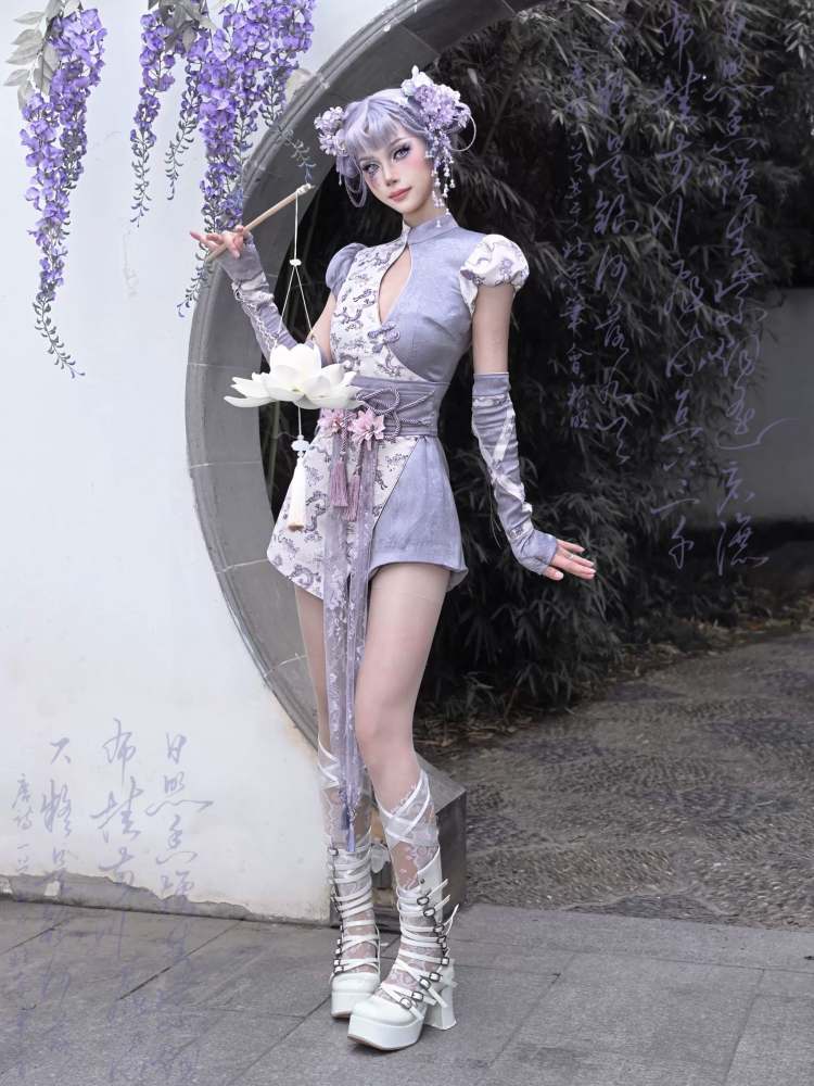 Dragon Cheongsam -Kleid und Quastengürtel