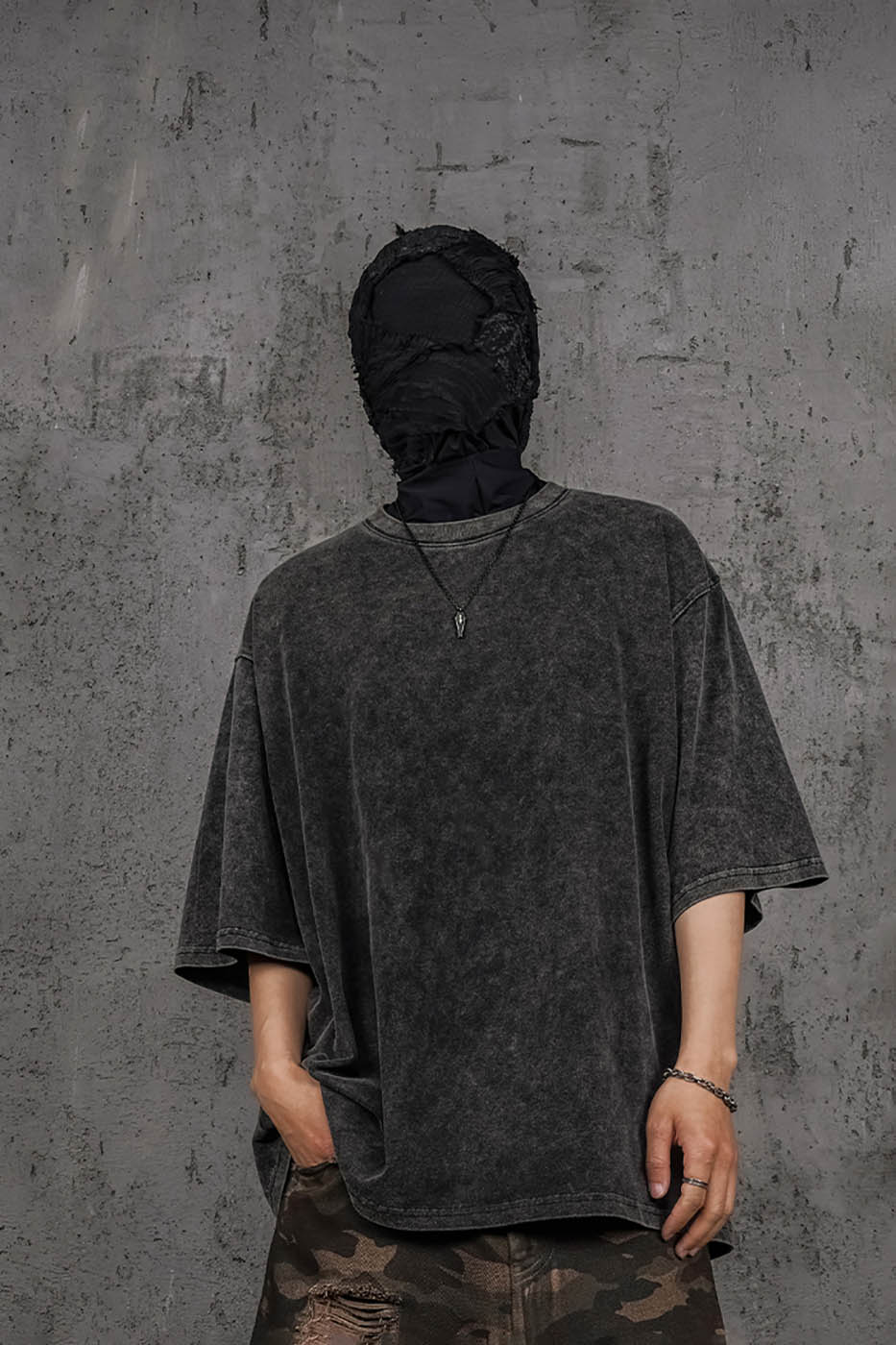 Camiseta negra lavada angustiada