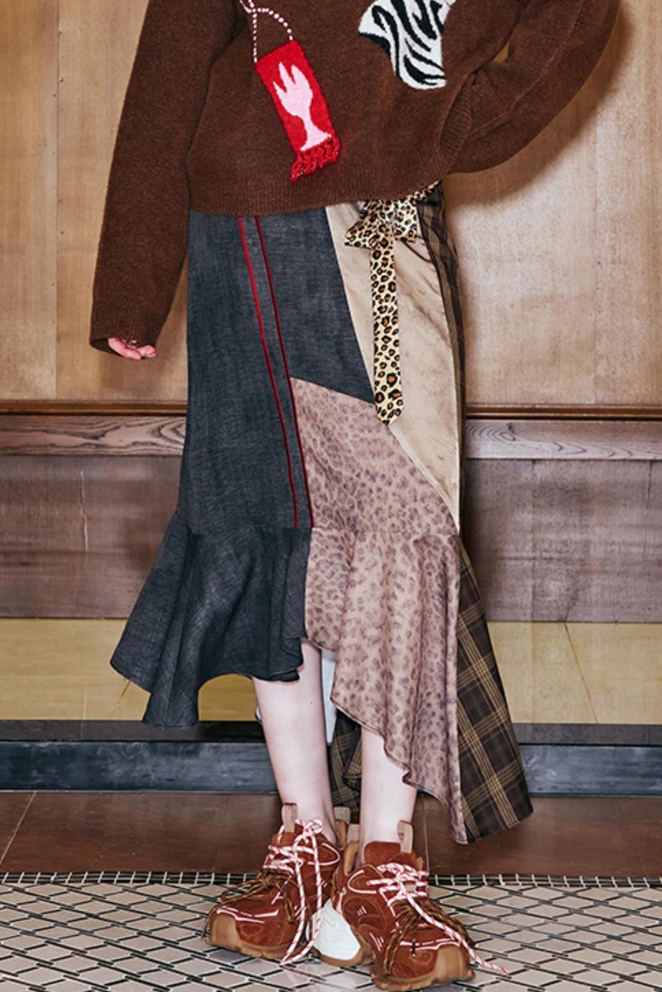 패치워크 데님 레오파드 미디 스커트