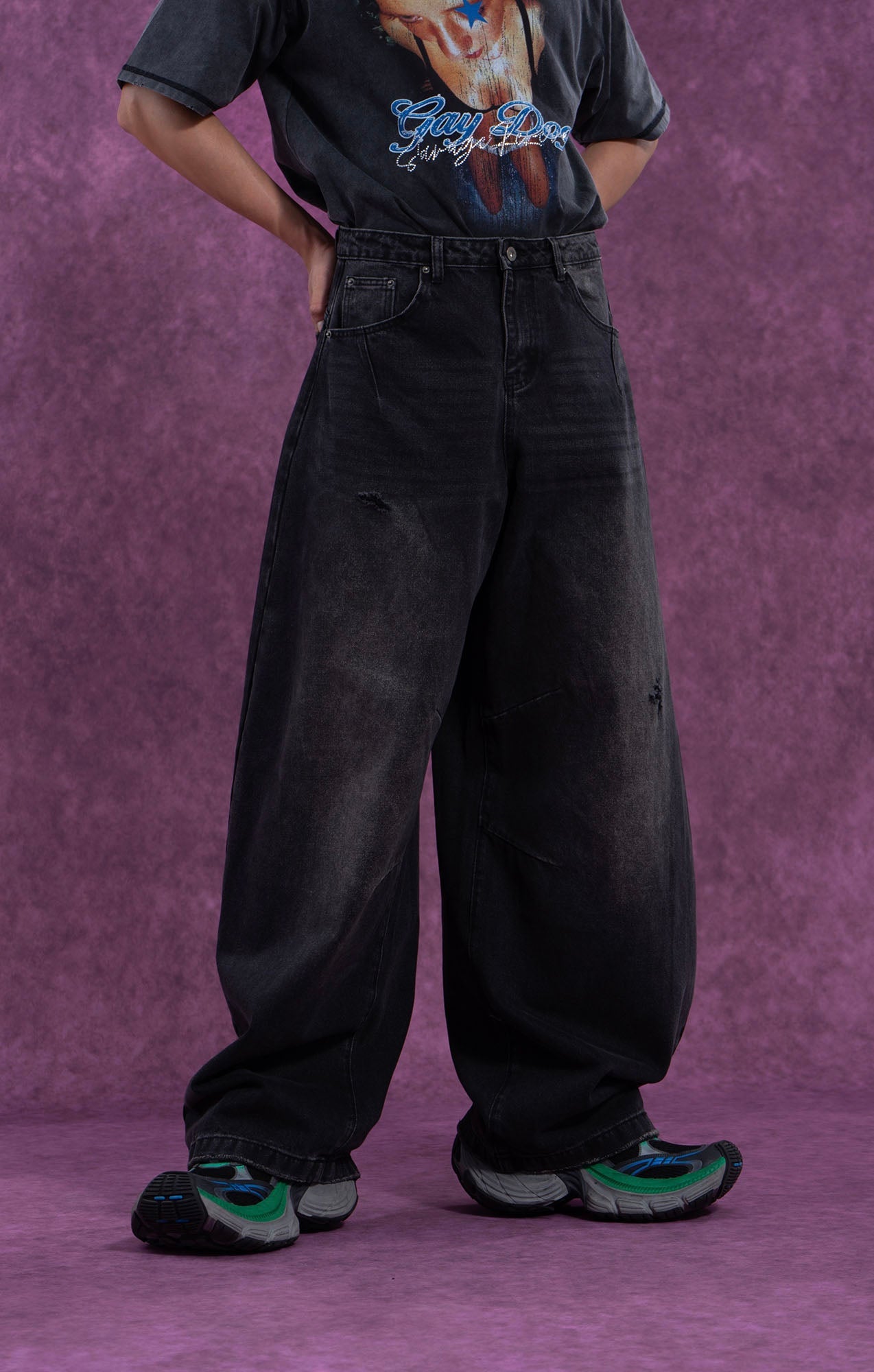 Distressed Black Baggy Jeans