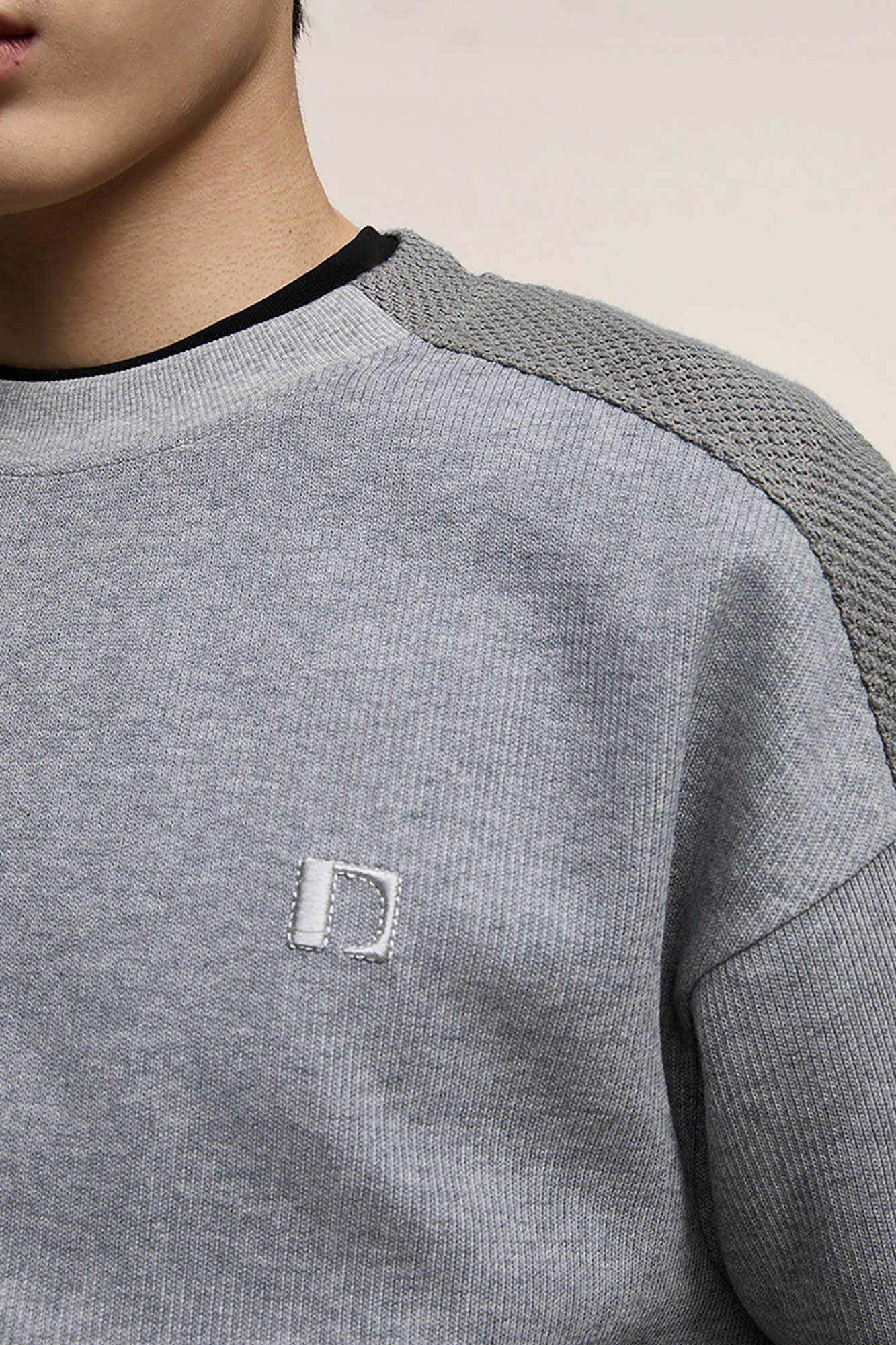Sudadera de manga texturizada del logotipo